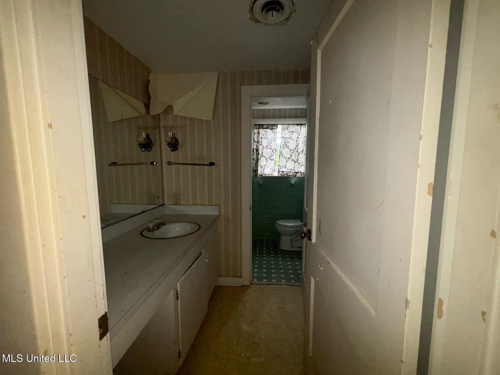 1310 Division Street, Vicksburg, Mississippi image 38