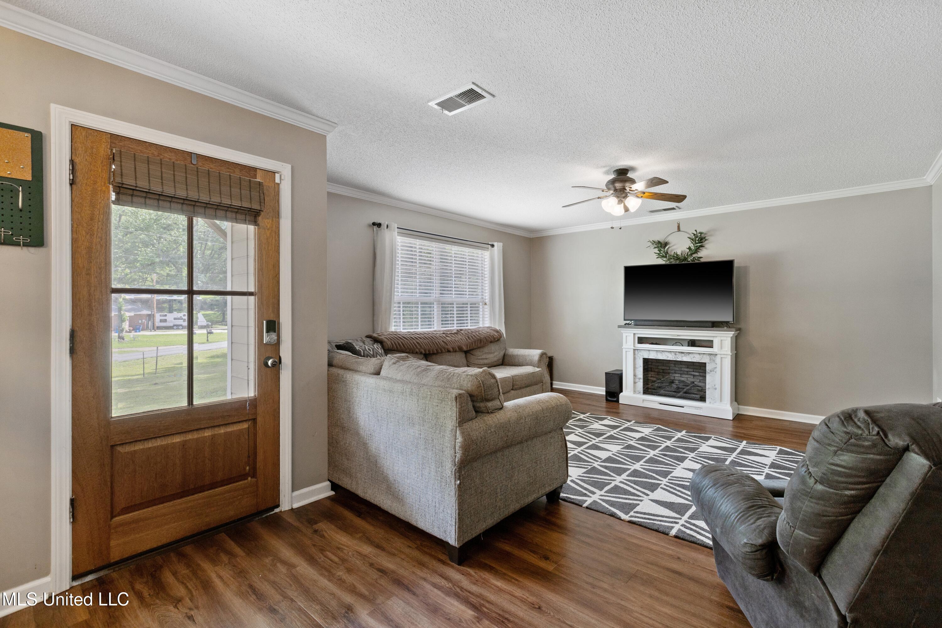 7880 N Shahkoka Drive, Olive Branch, Mississippi image 6
