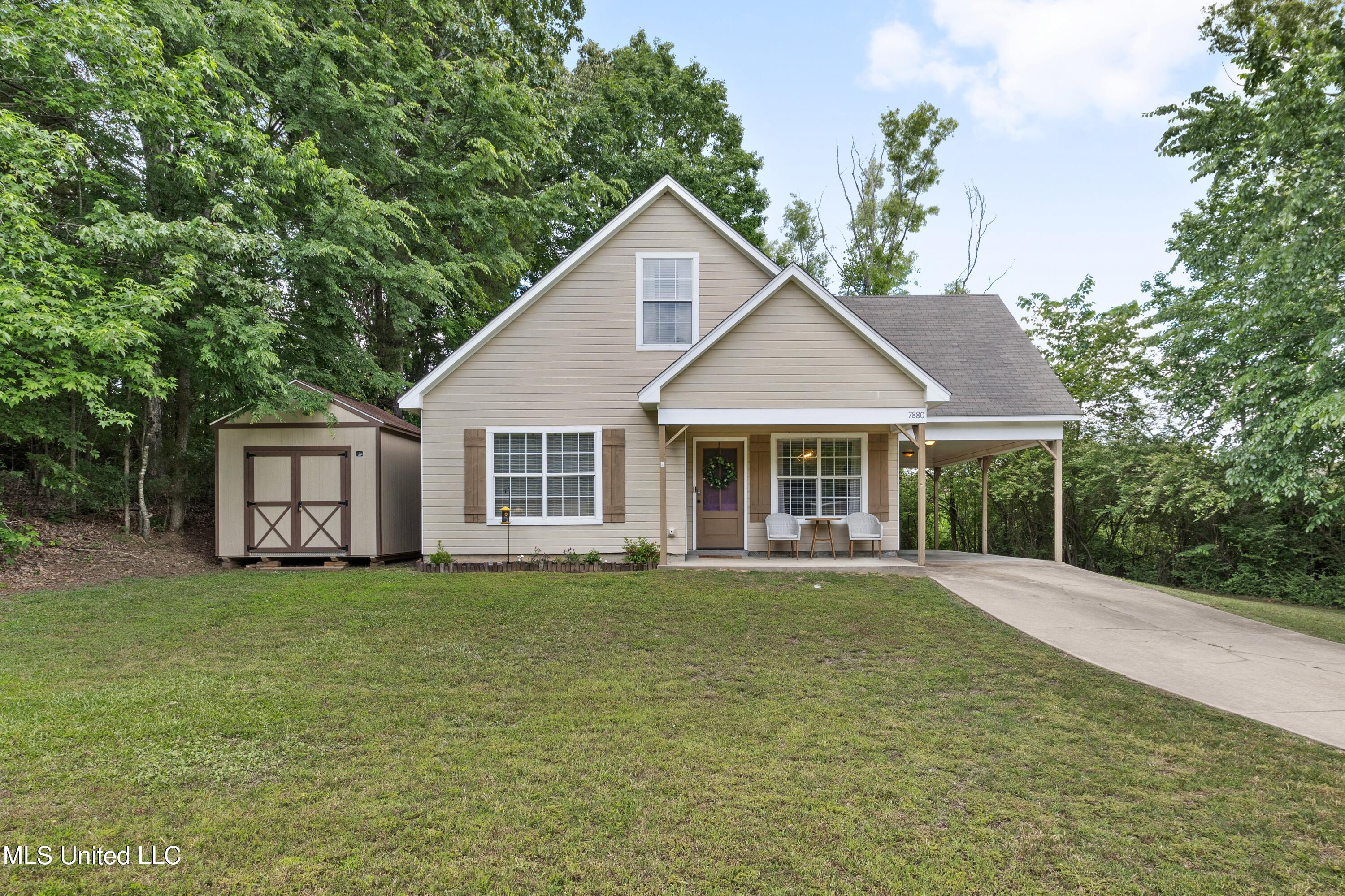 7880 N Shahkoka Drive, Olive Branch, Mississippi image 1