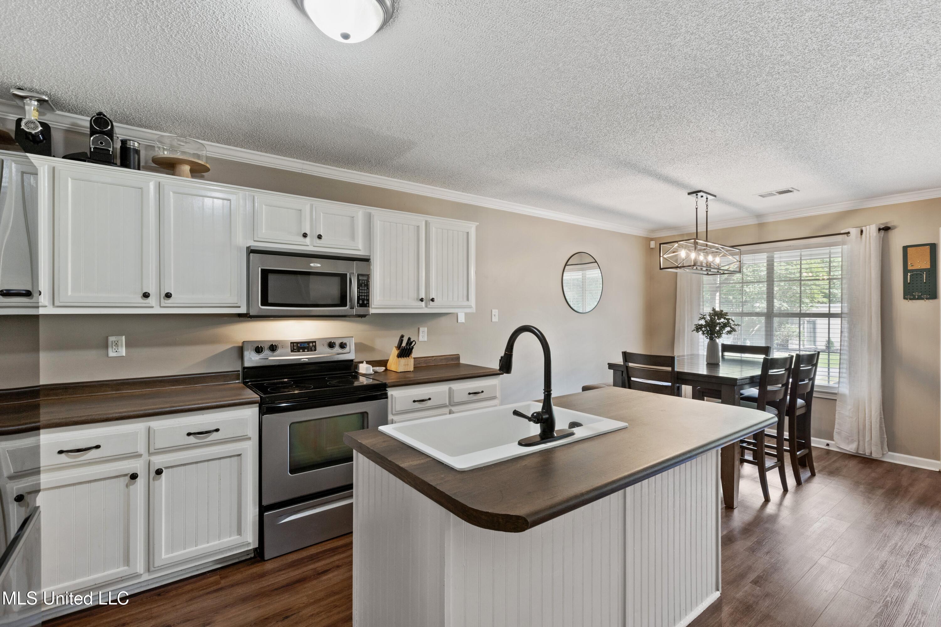 7880 N Shahkoka Drive, Olive Branch, Mississippi image 8