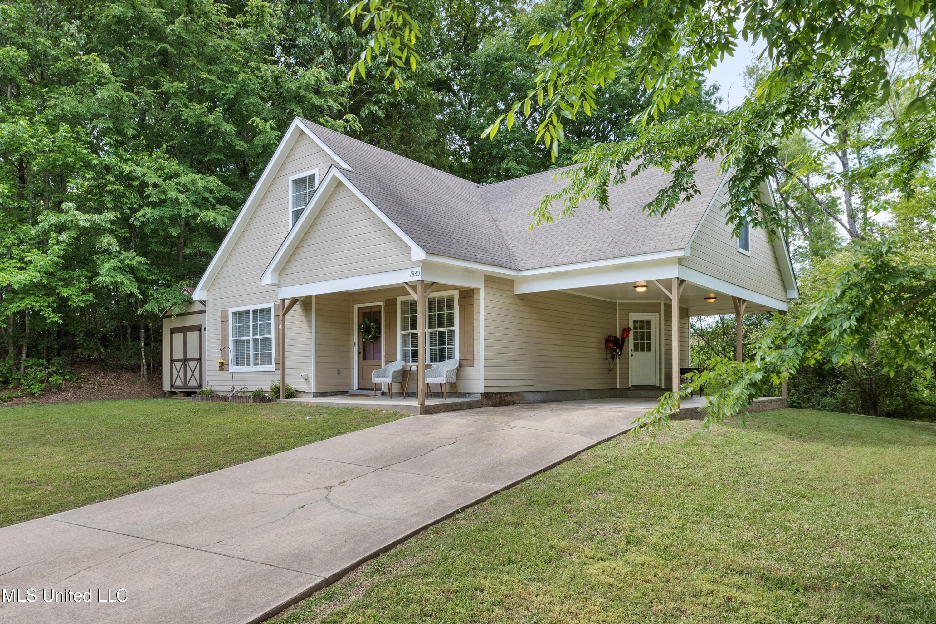 7880 N Shahkoka Drive, Olive Branch, Mississippi image 2