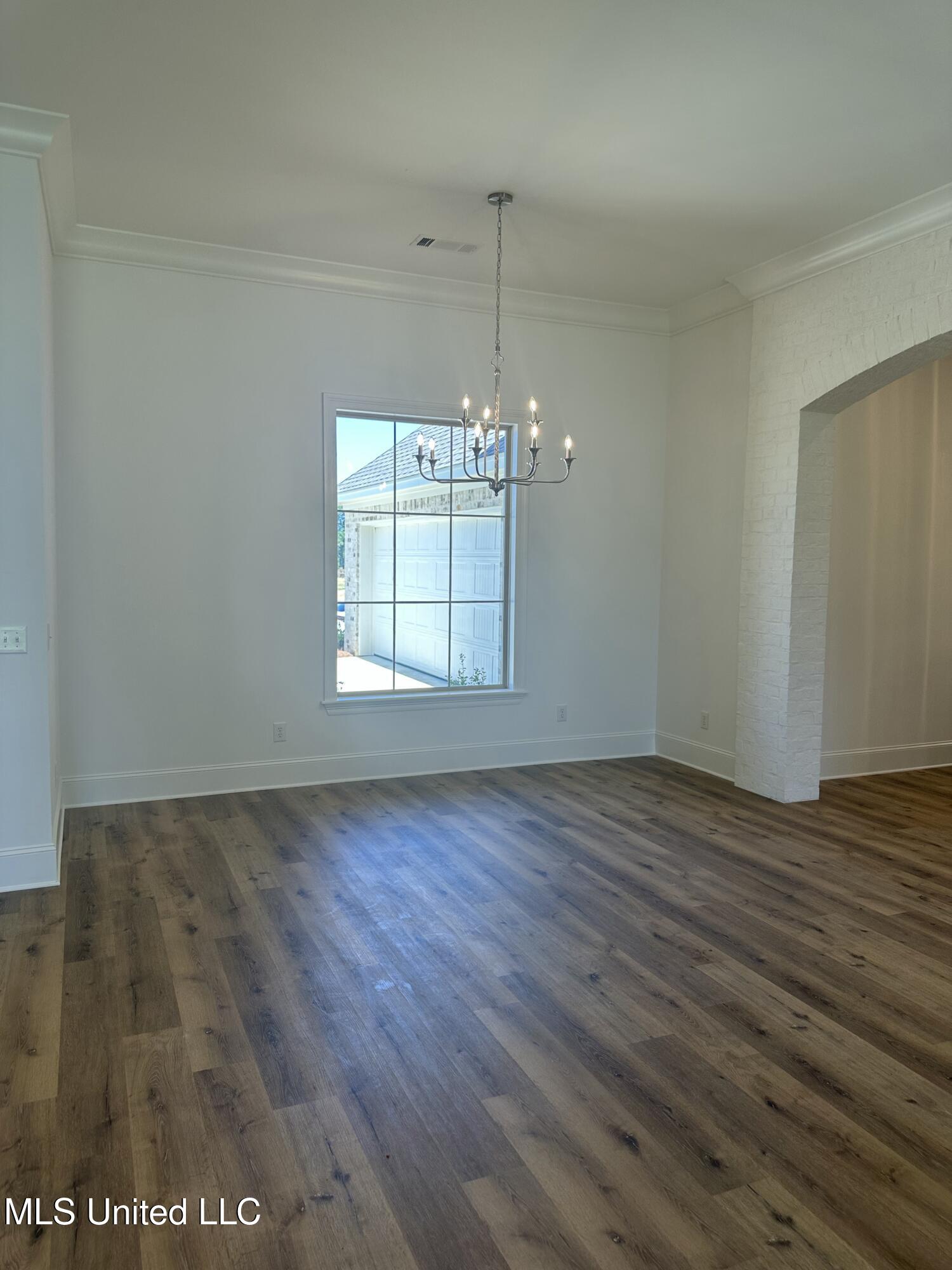 448 Aurora Circle, Canton, Mississippi image 3