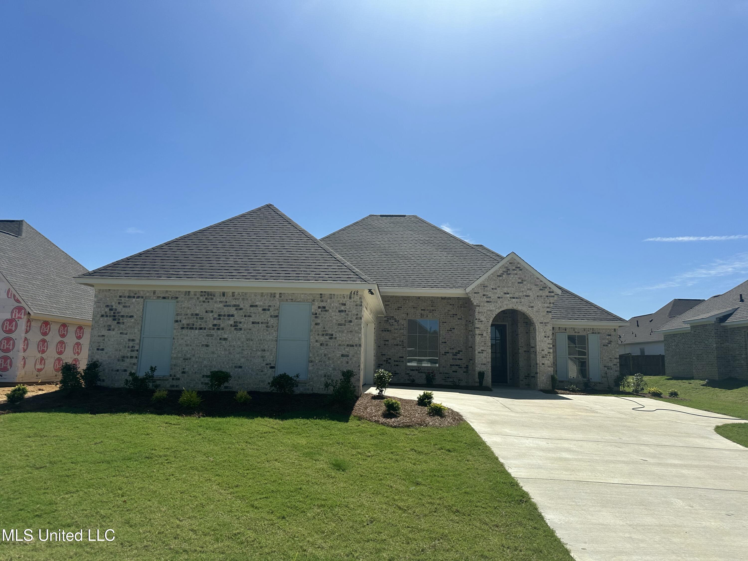 448 Aurora Circle, Canton, Mississippi image 1