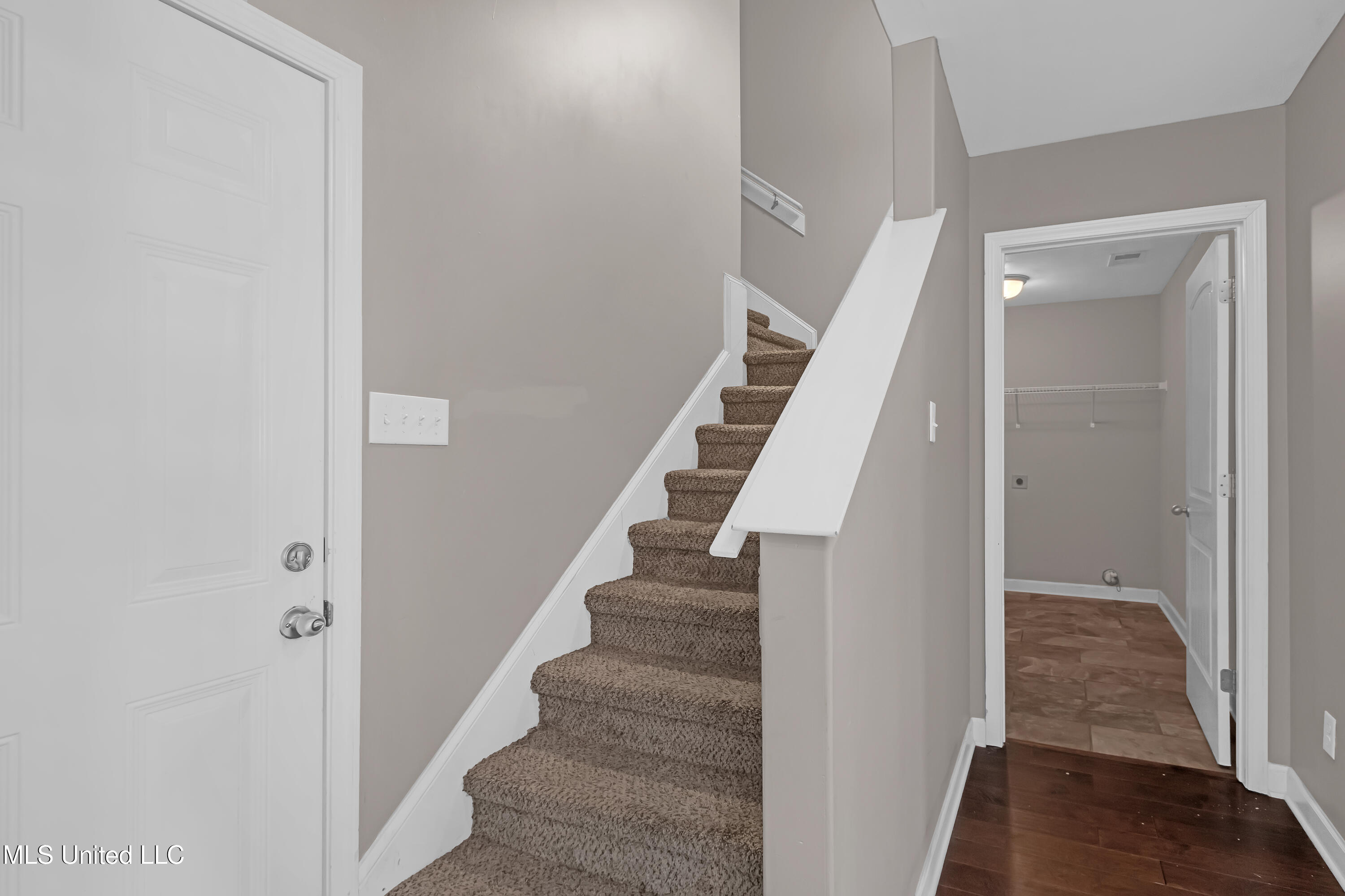 8539 S Courtly Circle, Olive Branch, Mississippi image 18