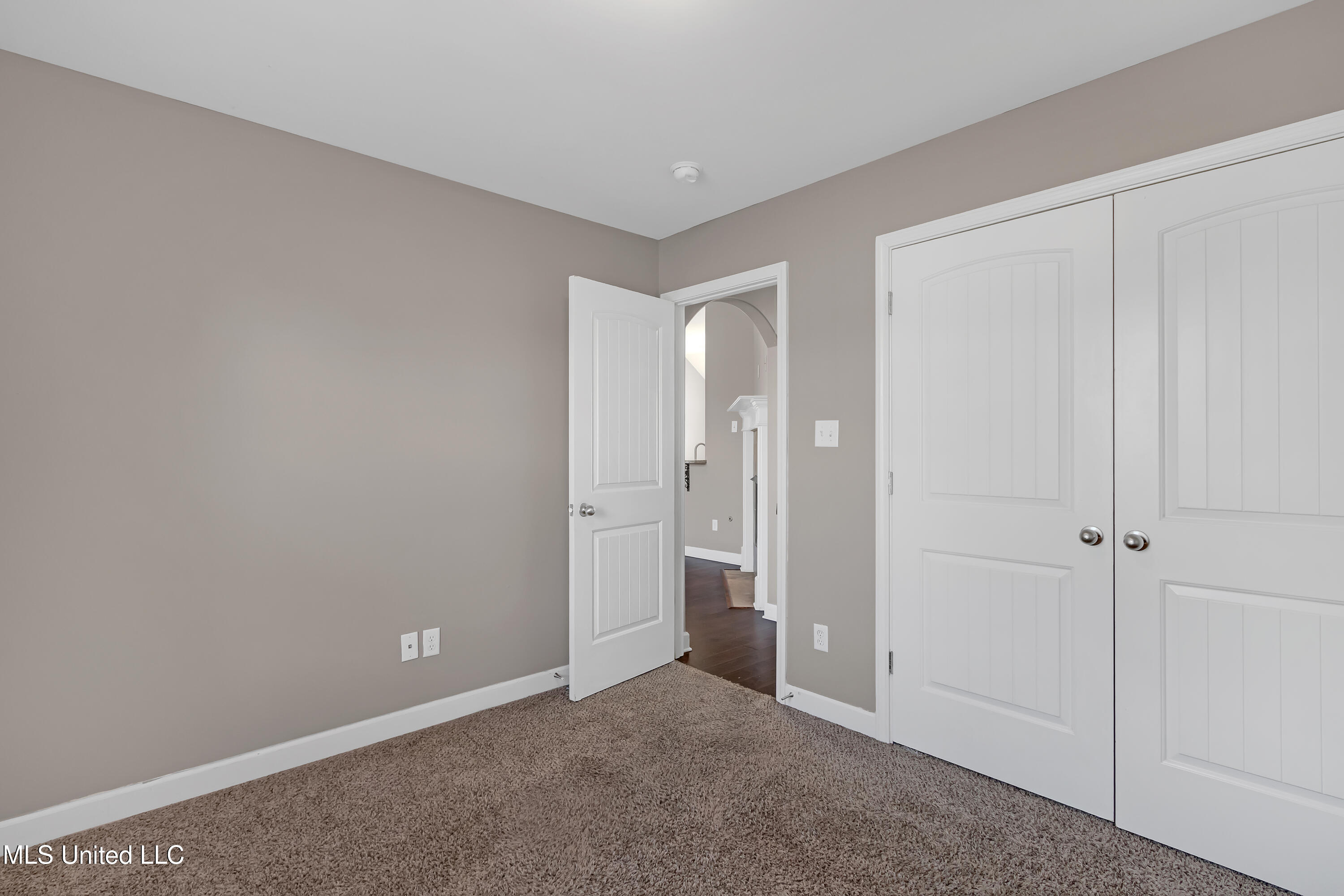 8539 S Courtly Circle, Olive Branch, Mississippi image 13