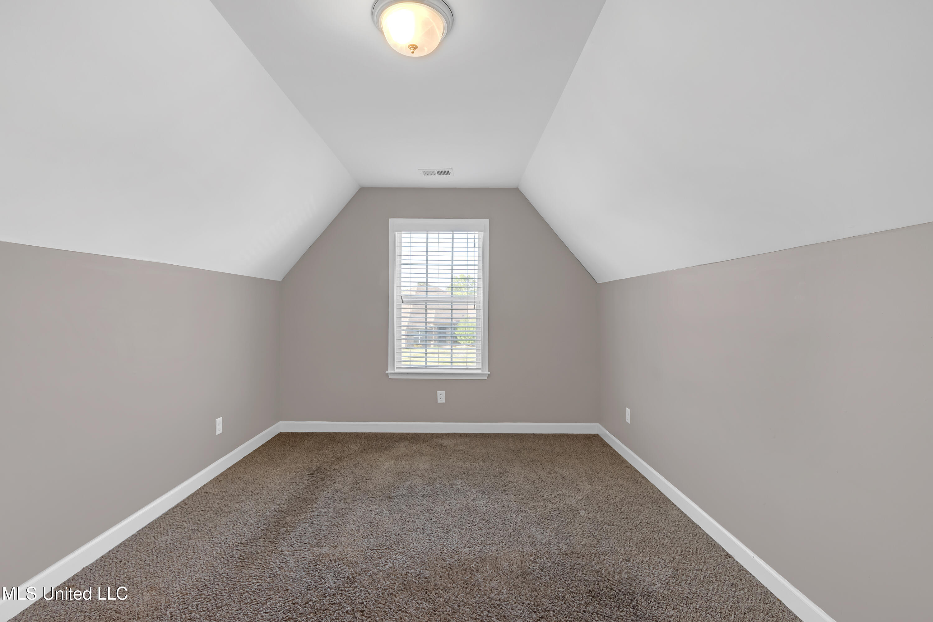 8539 S Courtly Circle, Olive Branch, Mississippi image 19
