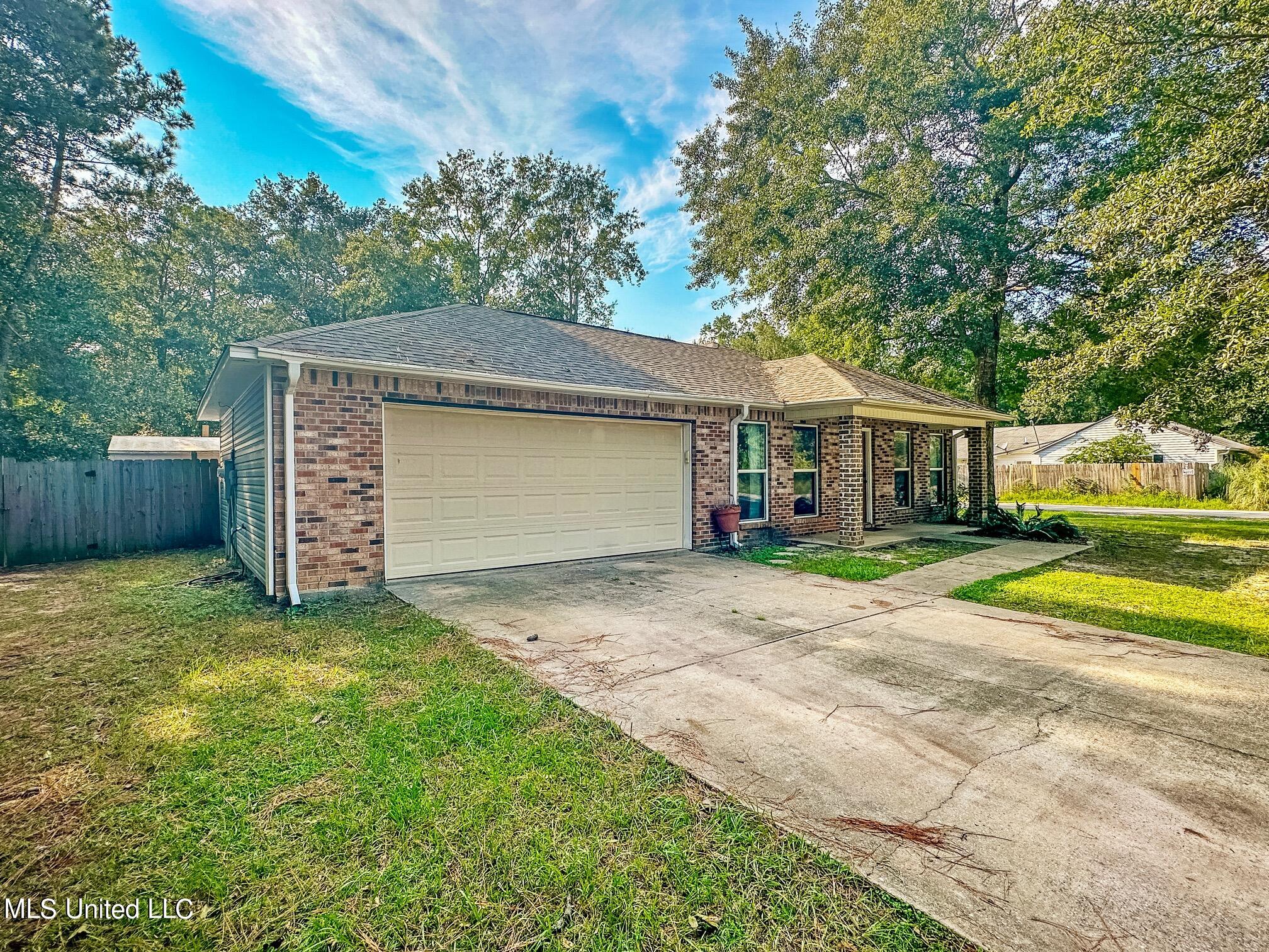 1209 May Street, Ocean Springs, Mississippi image 2