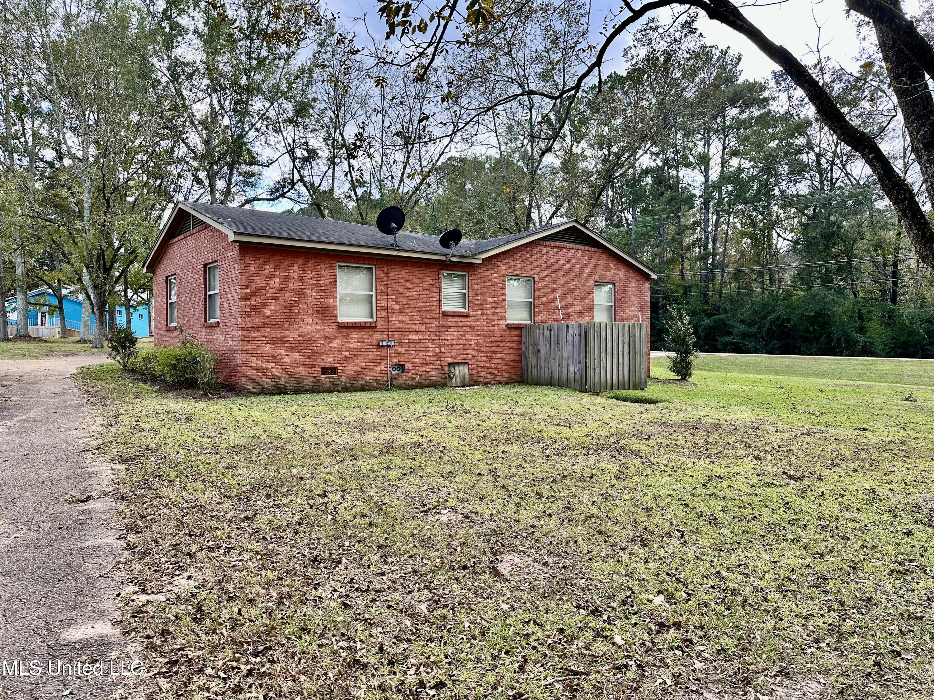 1402 S Fir Avenue, Collins, Mississippi image 5