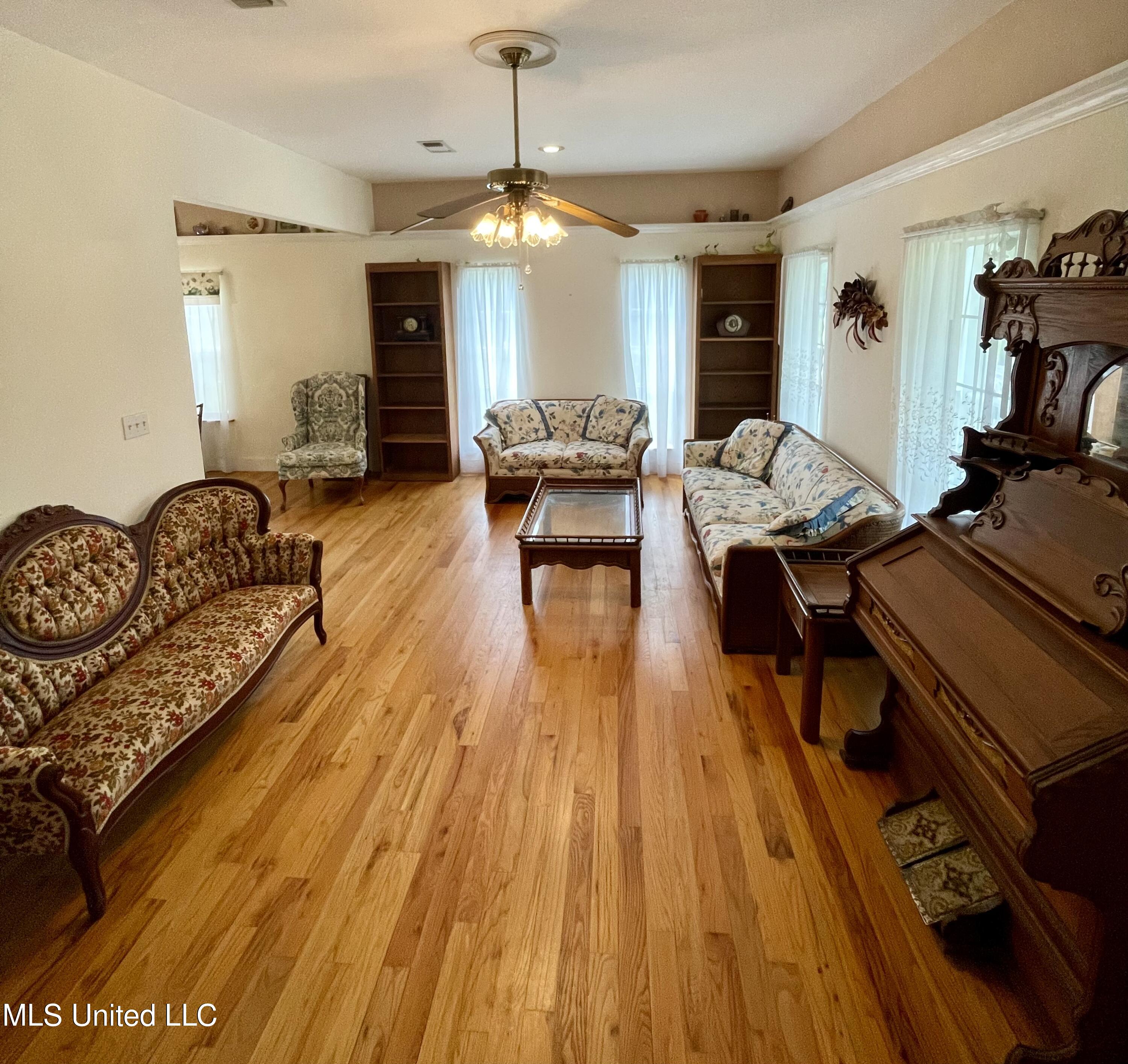 14024 Lorraine Road, Biloxi, Mississippi image 5