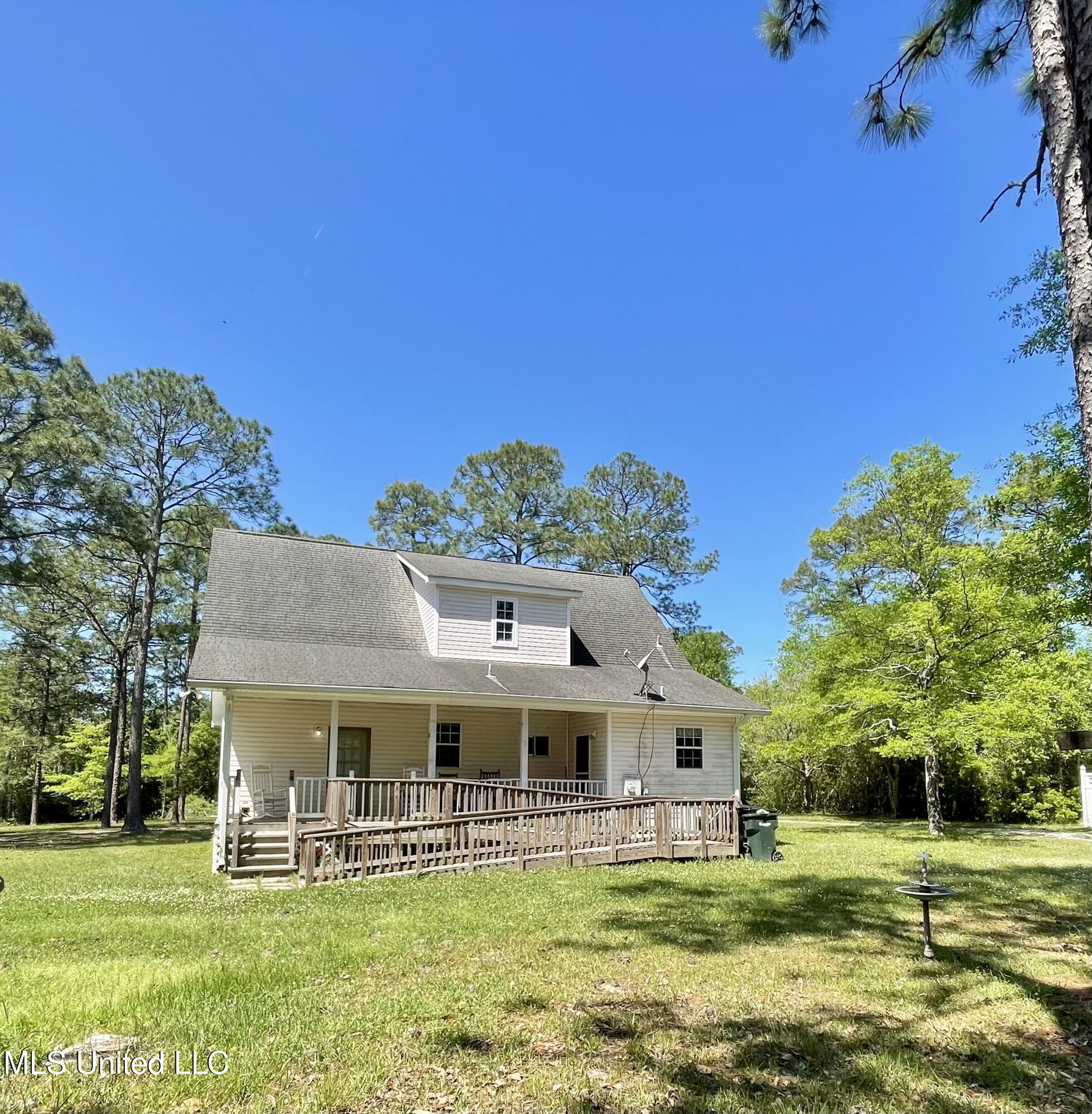 14024 Lorraine Road, Biloxi, Mississippi image 3