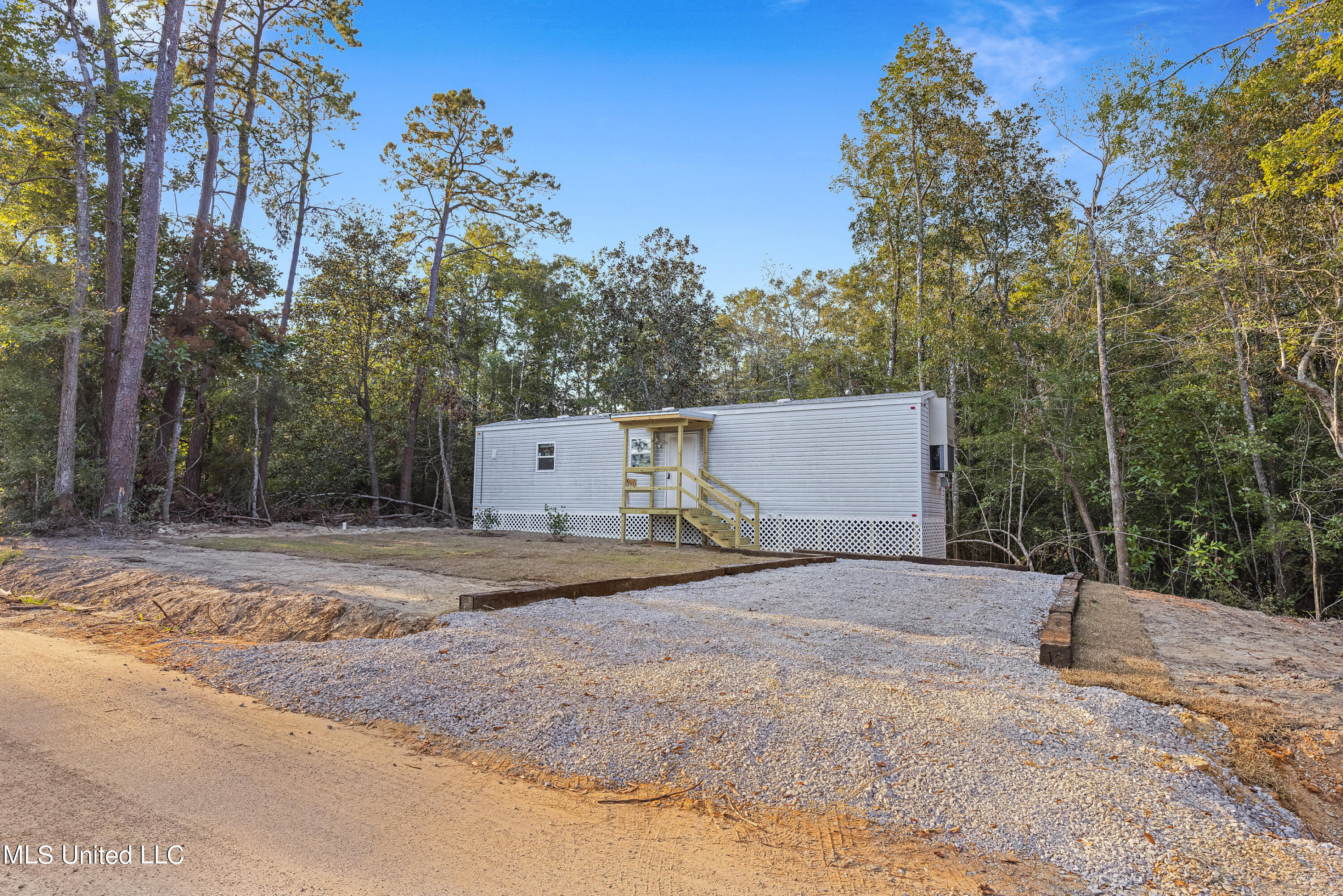 19075 Clearwater Drive, Kiln, Mississippi image 6