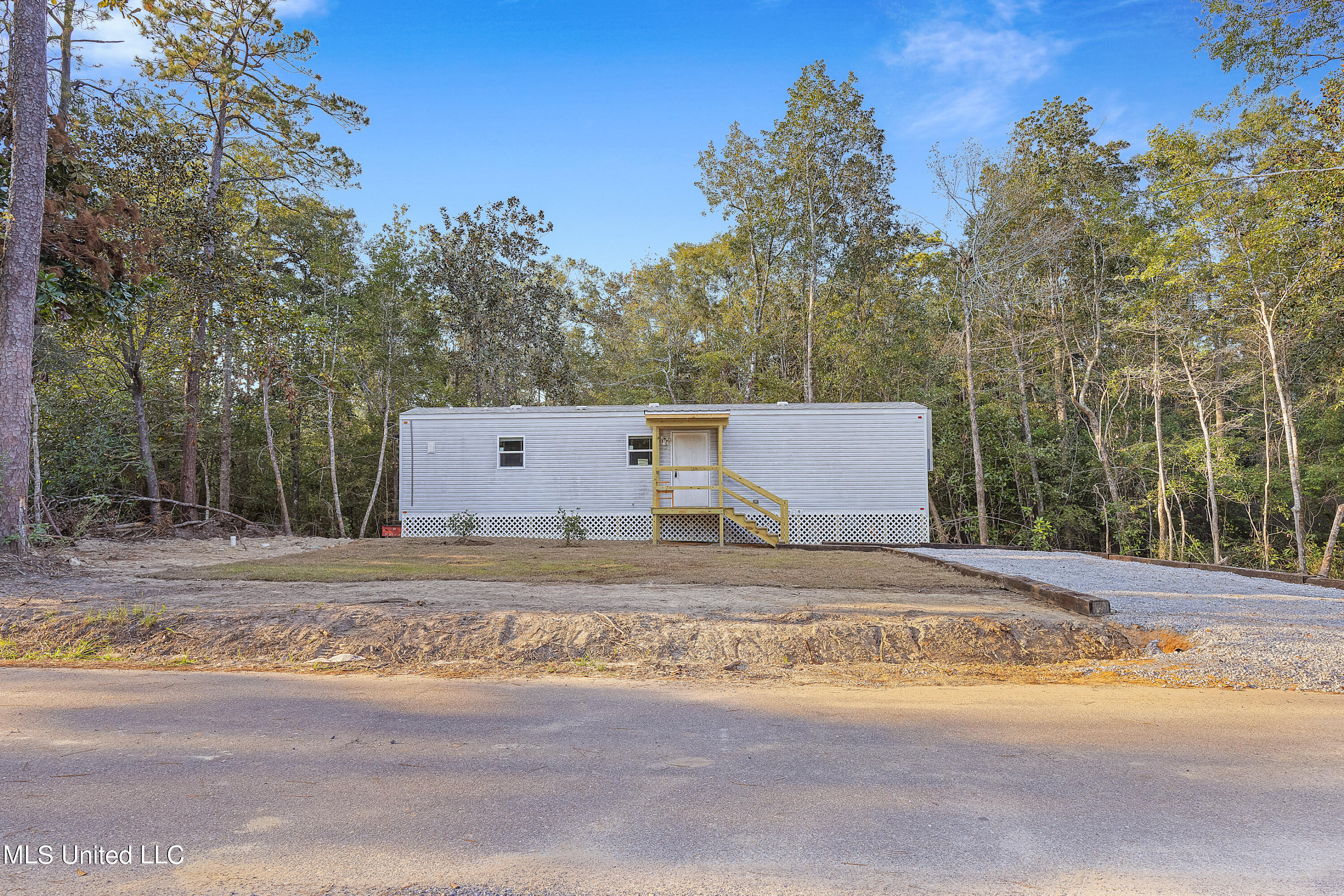 19075 Clearwater Drive, Kiln, Mississippi image 4