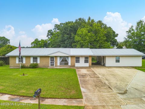 Homes For Sale - 7633 Macon Drive<br/> Biloxi, MS 39532