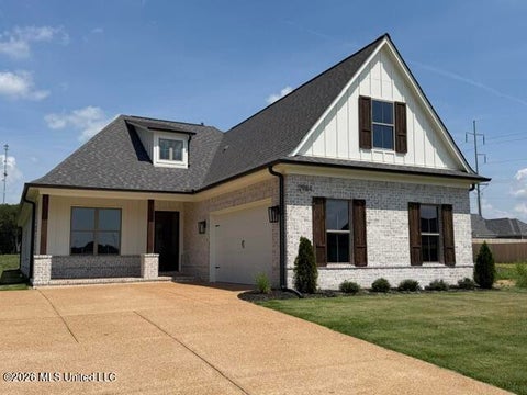 Homes For Sale - 2984 Eden Lane<br/> Desoto County, Nesbit, MS 38651
