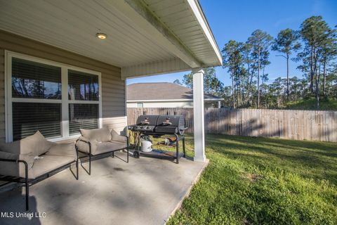 Single Family Residence in Gulfport MS 10119 Willow Leaf Drive 16.jpg