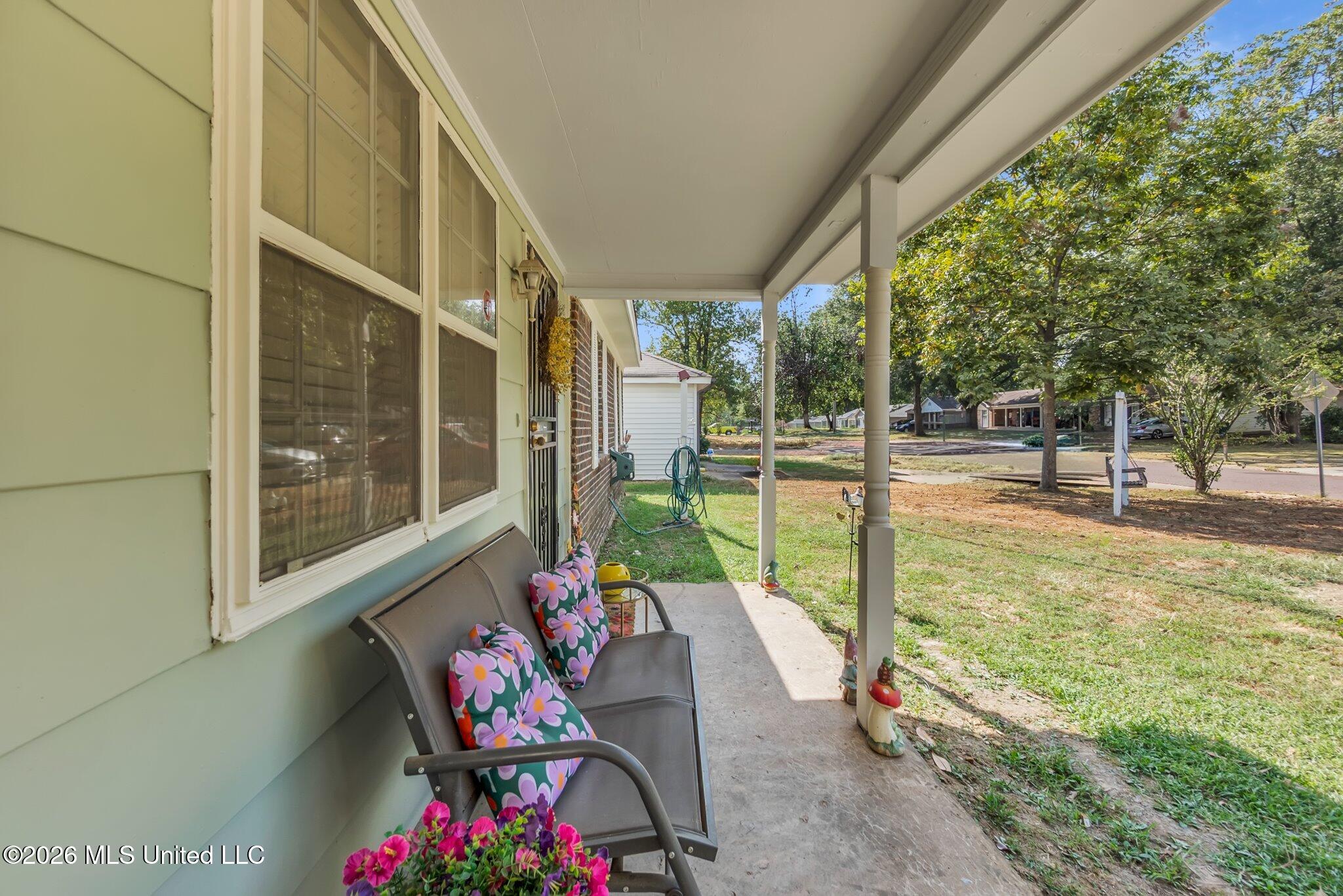 2219 Colonial Hills Drive