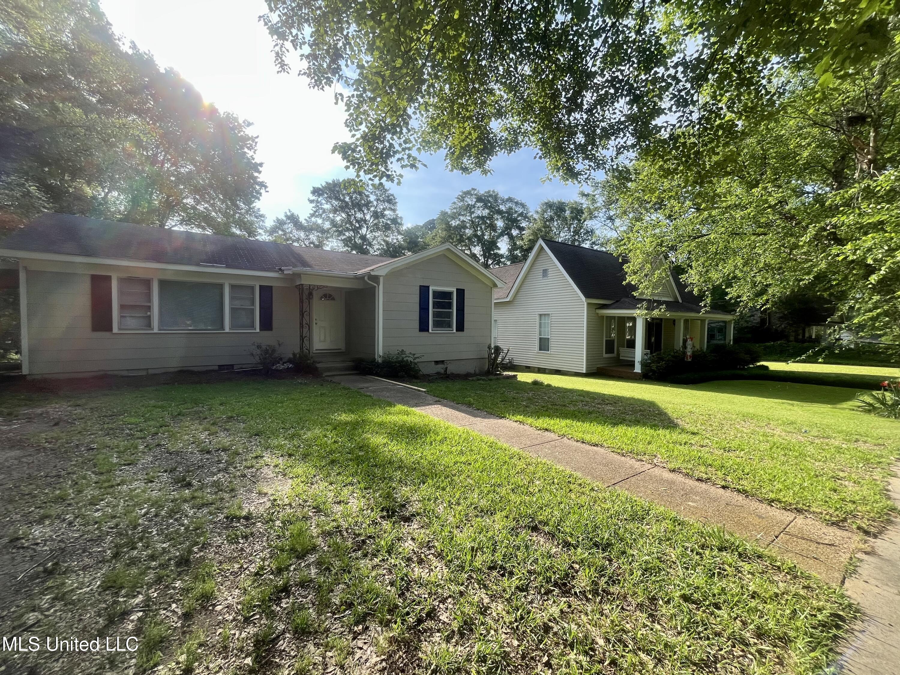 502 Montgomery Street, Winona, Mississippi image 1
