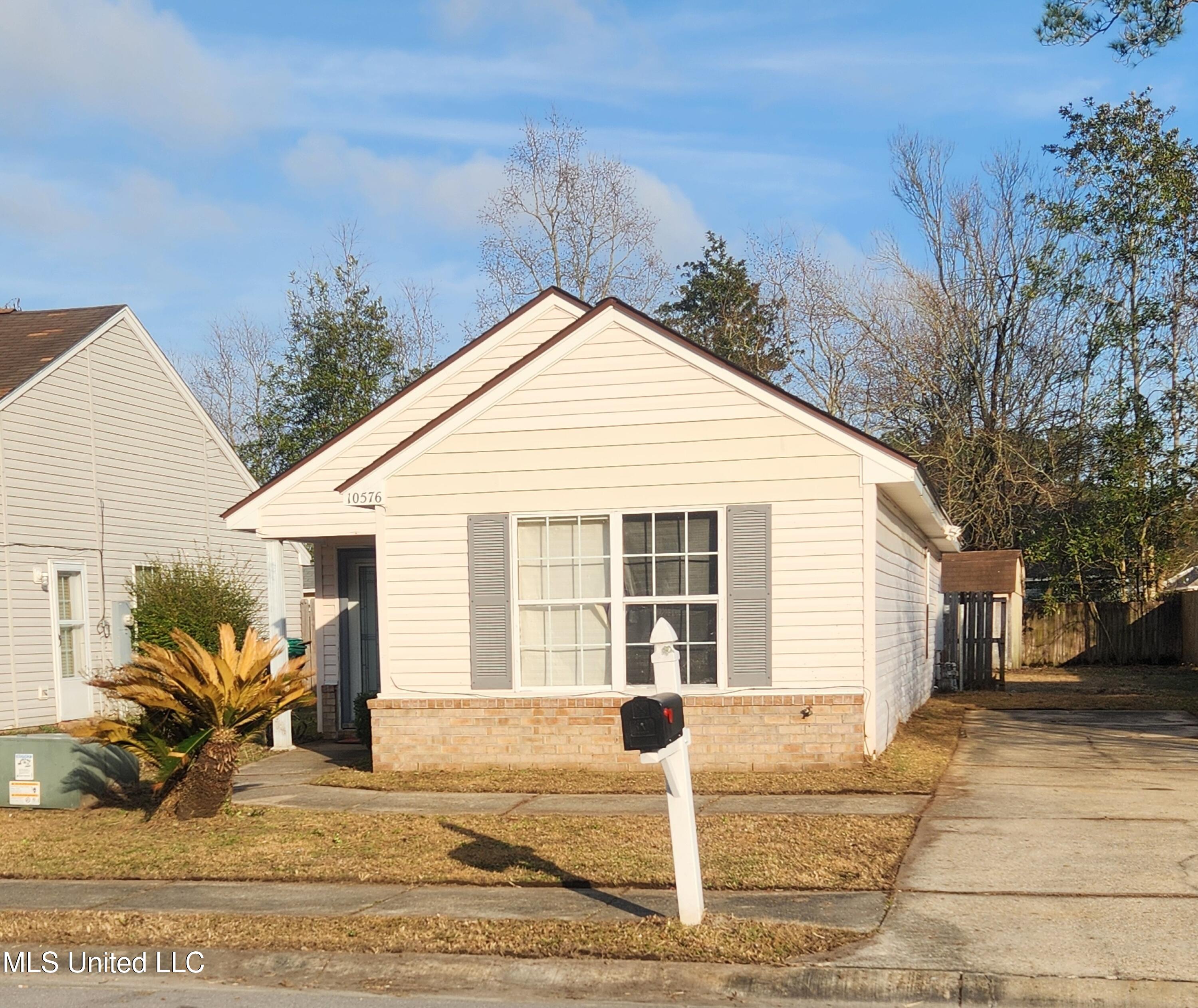 10576 Bay Tree Drive, Gulfport, Mississippi image 1