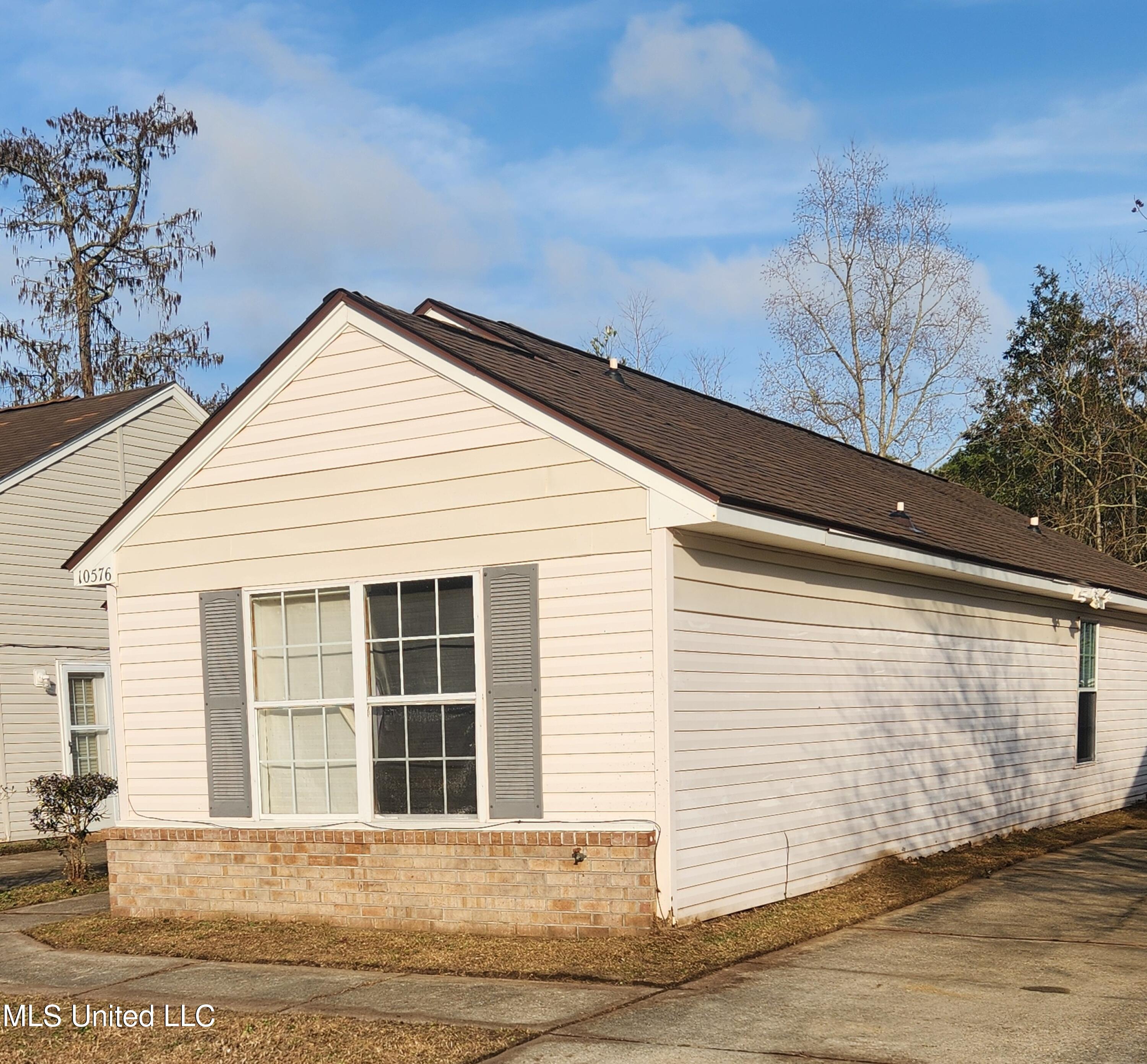 10576 Bay Tree Drive, Gulfport, Mississippi image 4