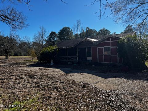 Homes For Sale - 1711 Little Black Creek Road<br/> Lumberton, MS 39455