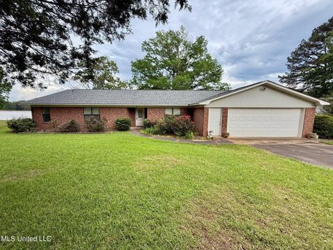 Homes For Sale - 106 Skiers Point<br/> Canton, MS 39046