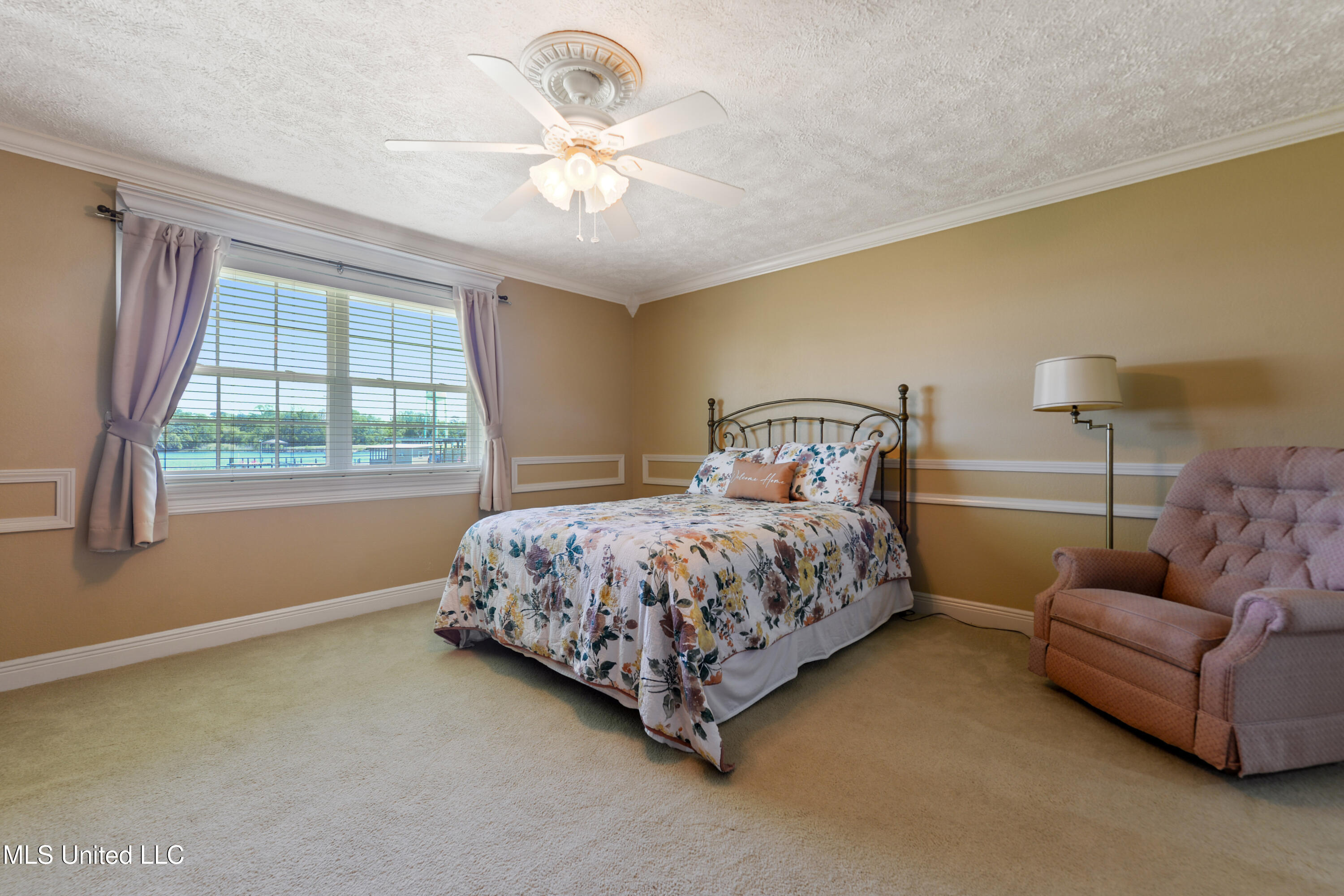 5212 Lakeview Drive, Moss Point, Mississippi image 15