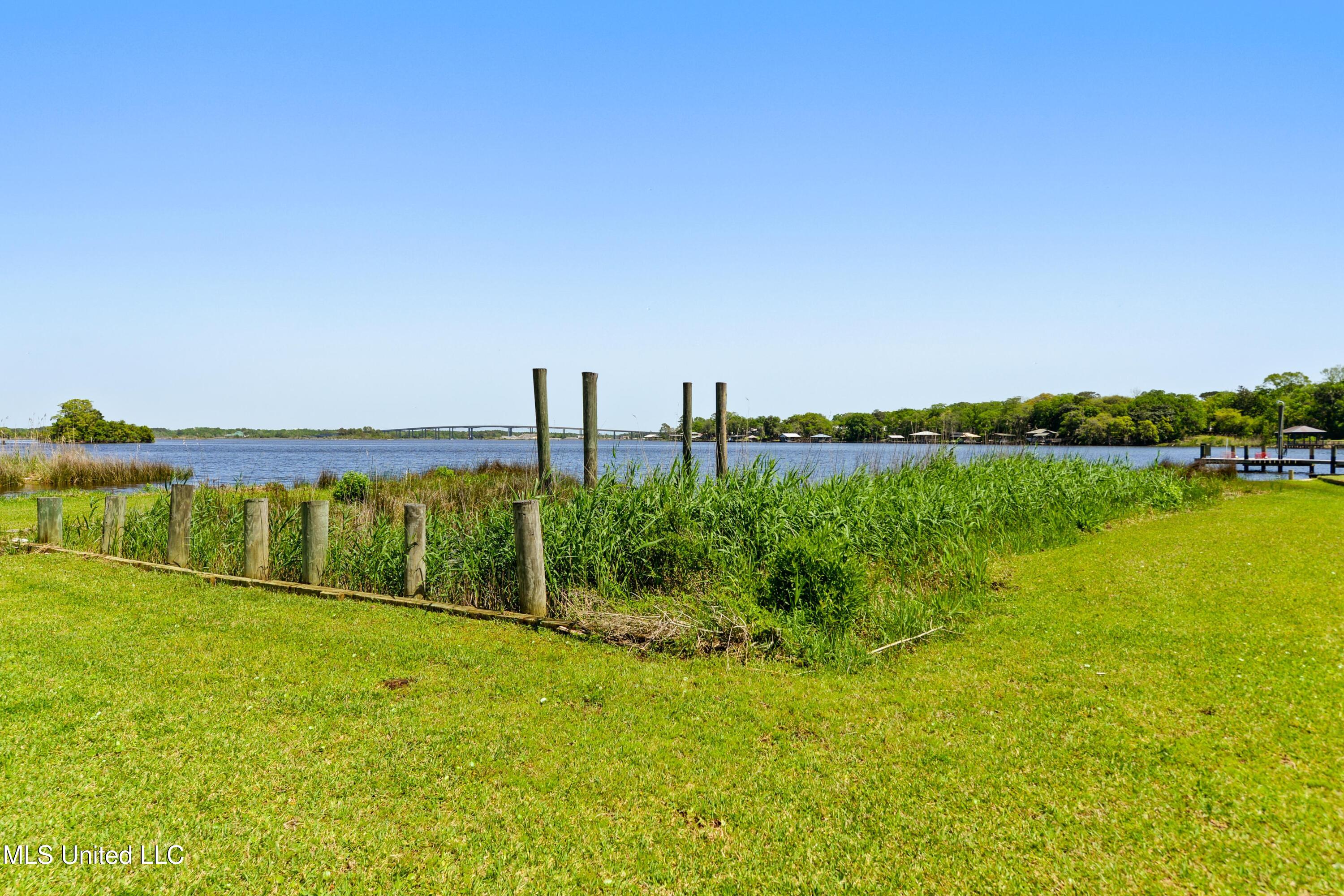 5212 Lakeview Drive, Moss Point, Mississippi image 33