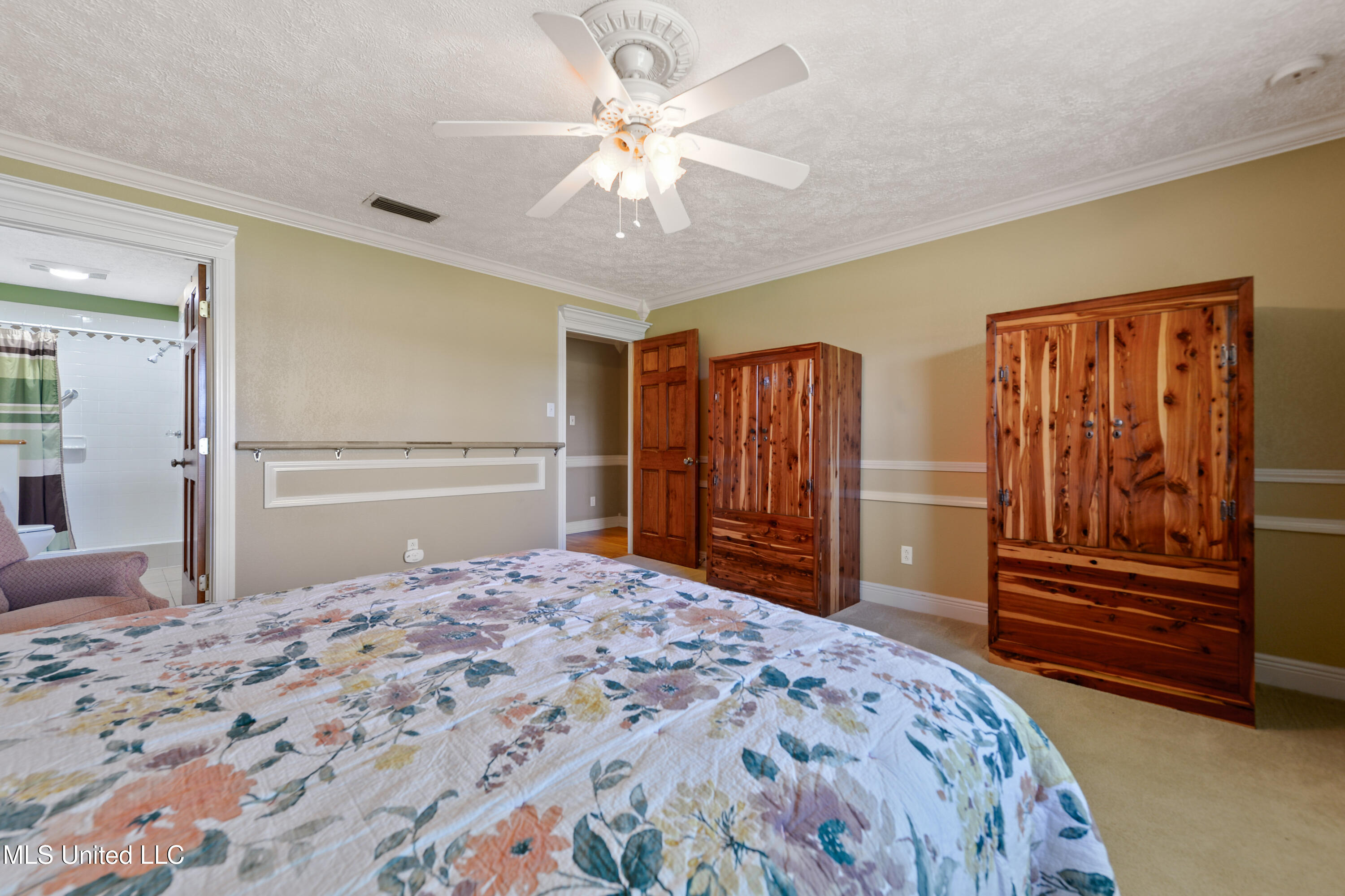 5212 Lakeview Drive, Moss Point, Mississippi image 17