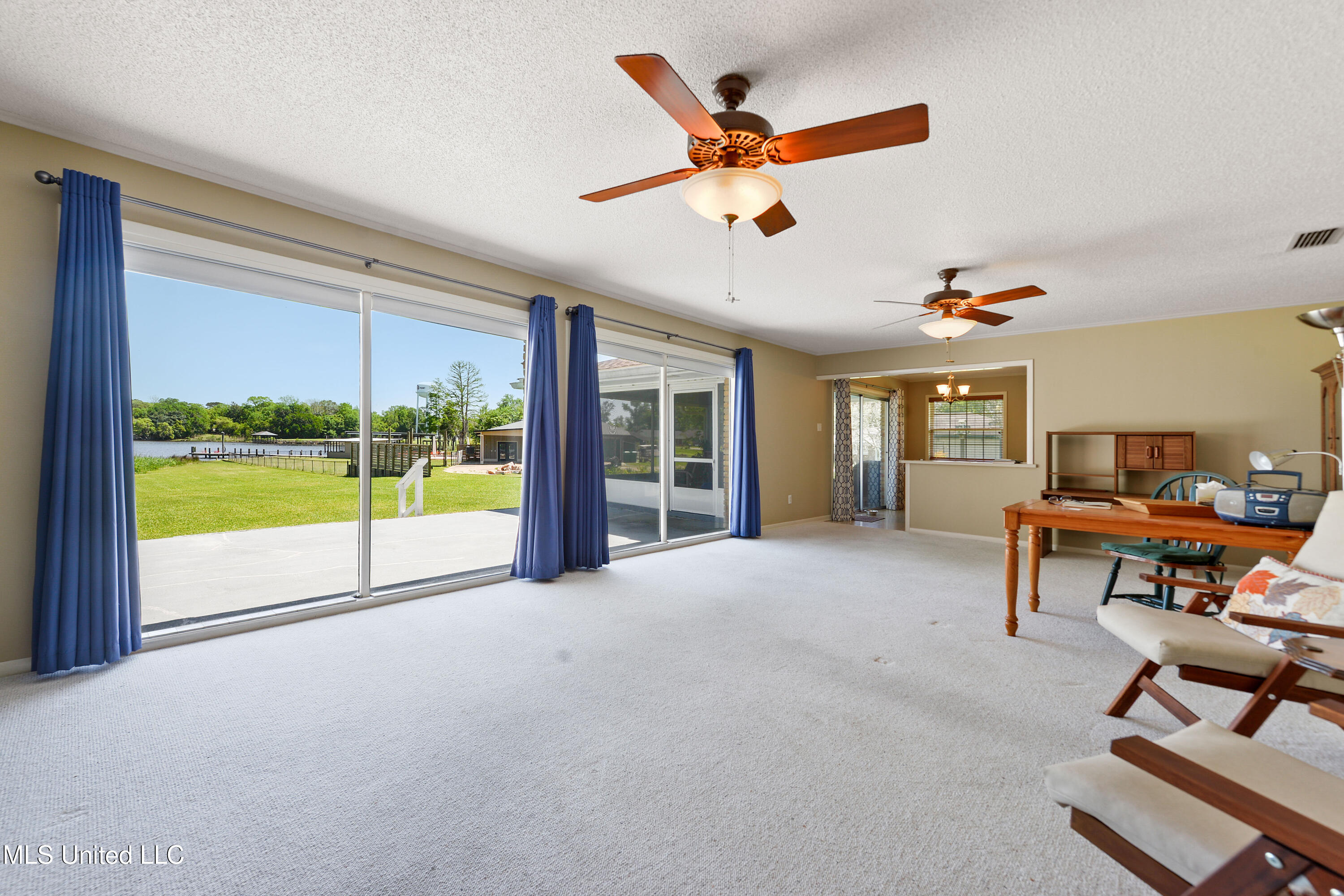 5212 Lakeview Drive, Moss Point, Mississippi image 9
