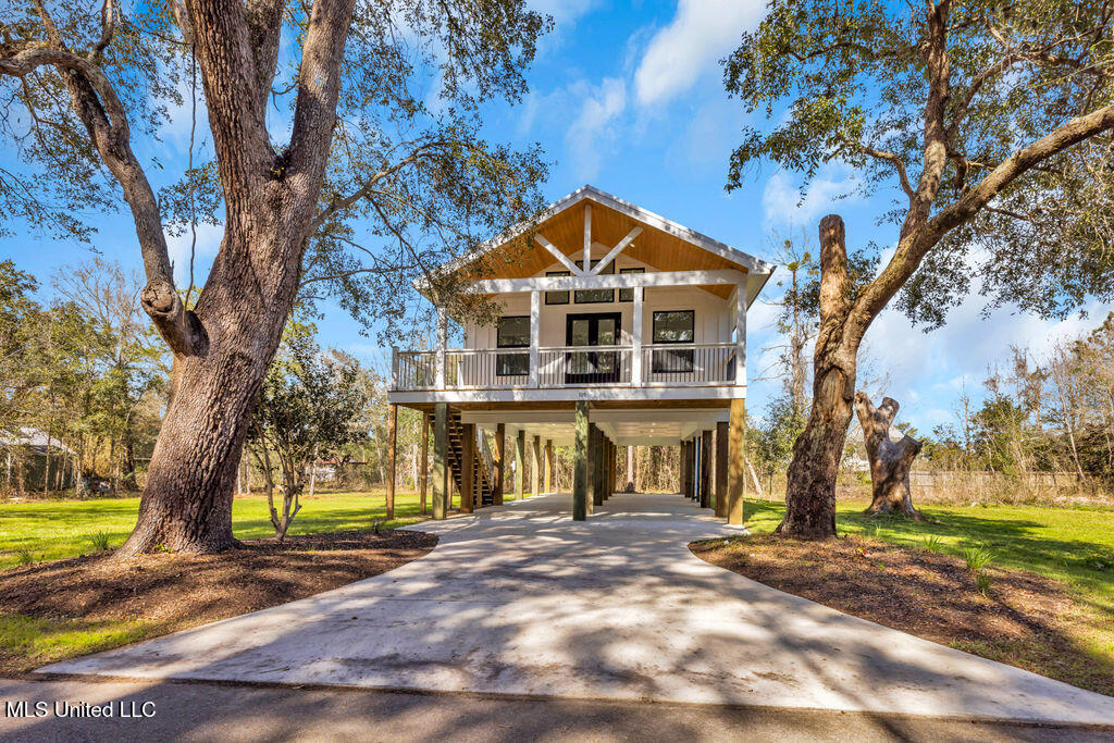 105 Austin Lane, Bay Saint Louis, Mississippi image 2