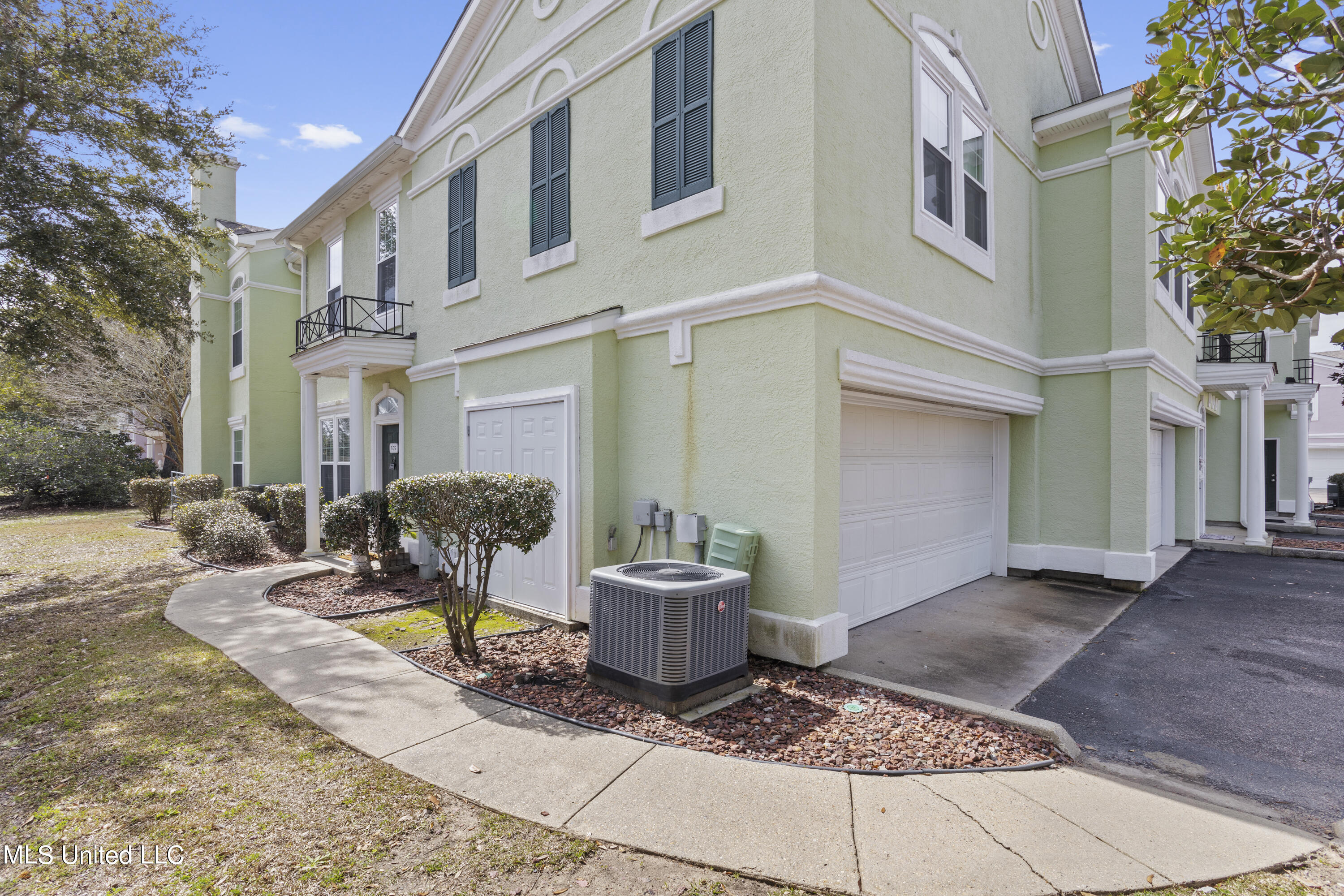 2252 Beach Drive #505, Gulfport, Mississippi image 1