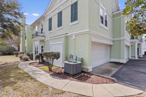 Condominium in Gulfport MS 2252 Beach Drive.jpg