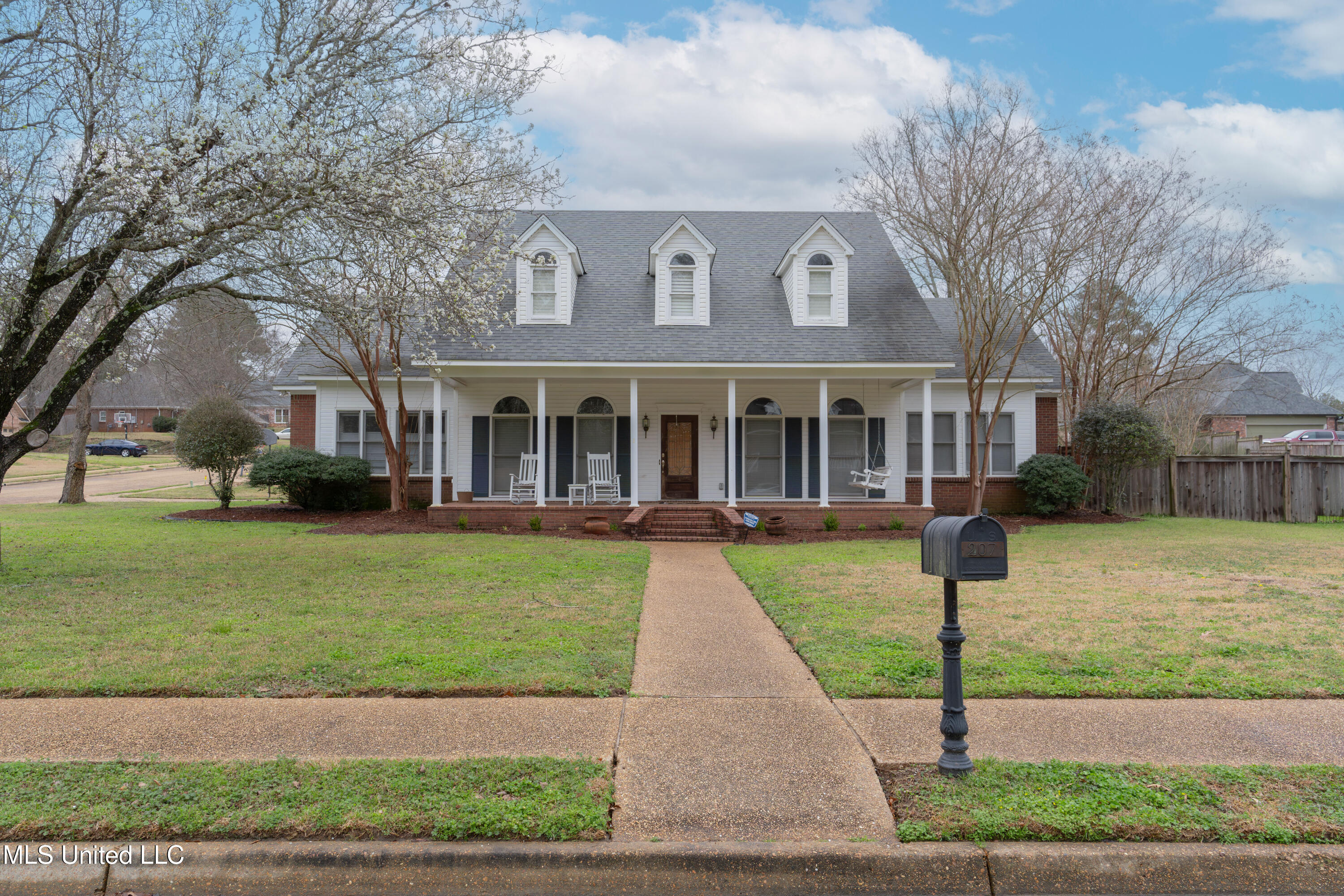 207 Concord Drive, Clinton, Mississippi image 2