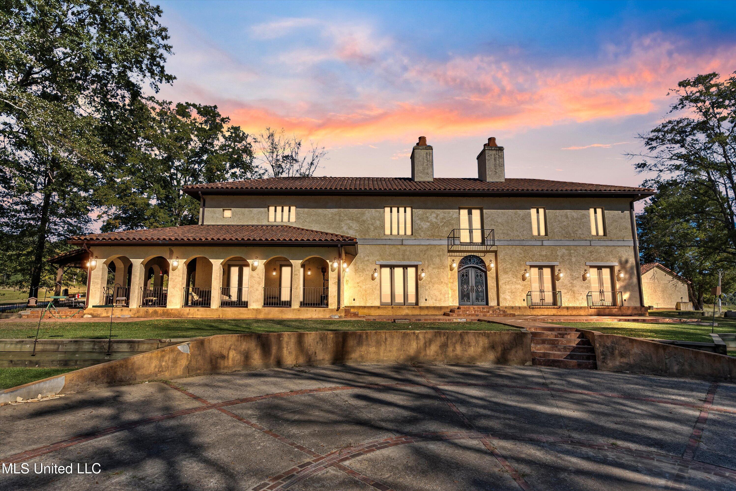 1900 Pearidge Road, Grenada, Mississippi image 1