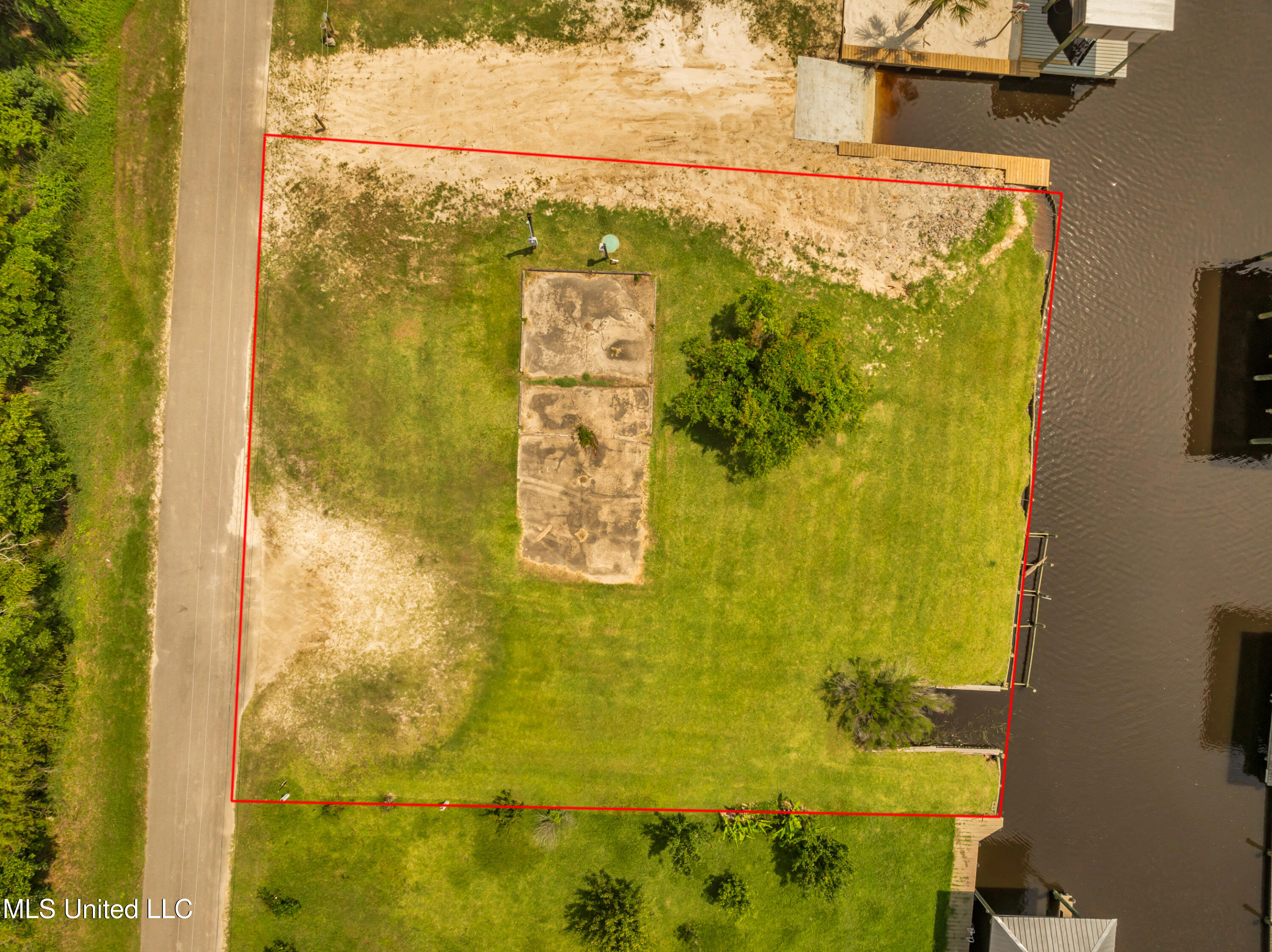 98 Wolfe Street, Bay Saint Louis, Mississippi image 13