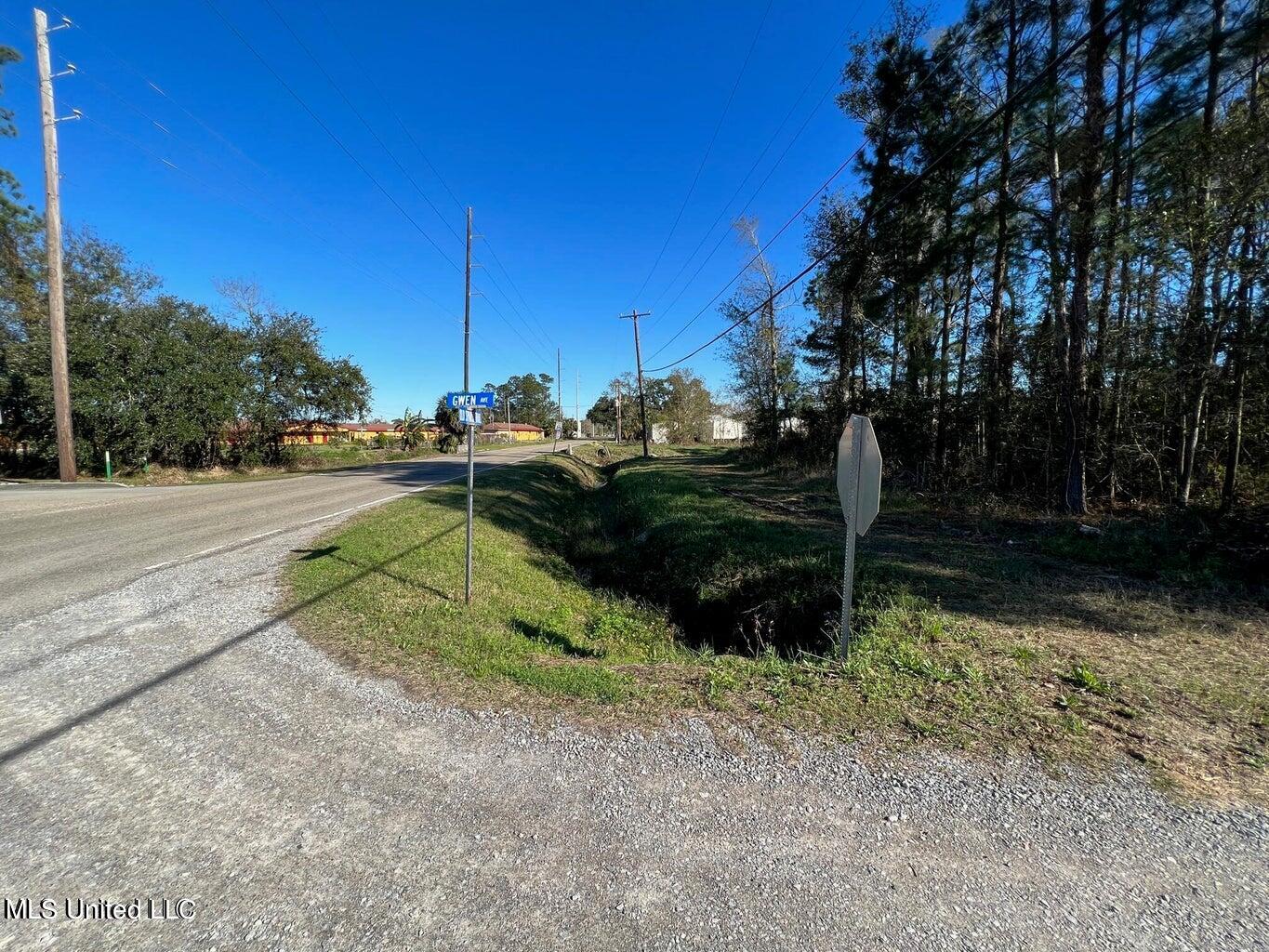 Gwen Avenue, Waveland, Mississippi image 6