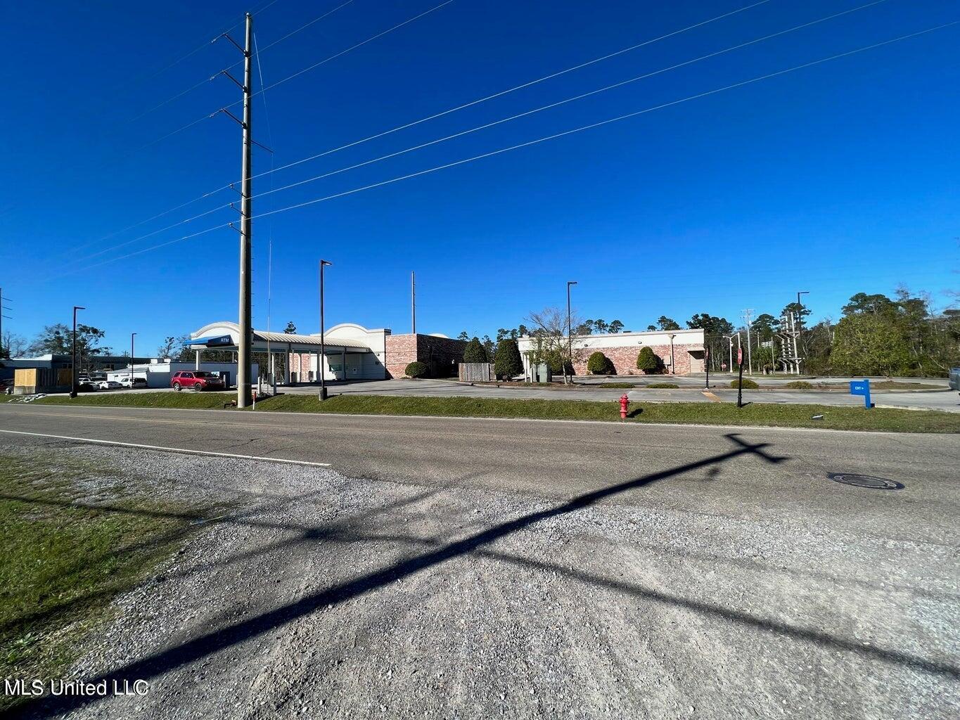 Gwen Avenue, Waveland, Mississippi image 8