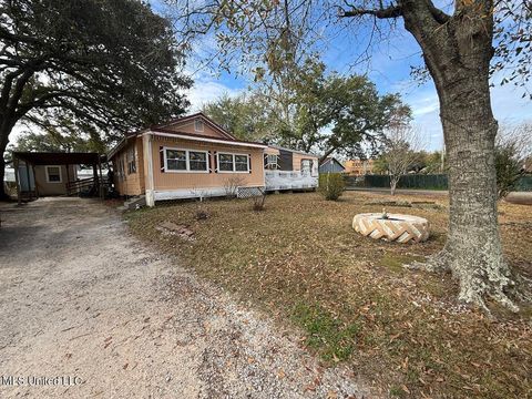 Homes For Sale - 544 Demontluzin Avenue<br/> Hancock County, Bay Saint Louis, MS 39520