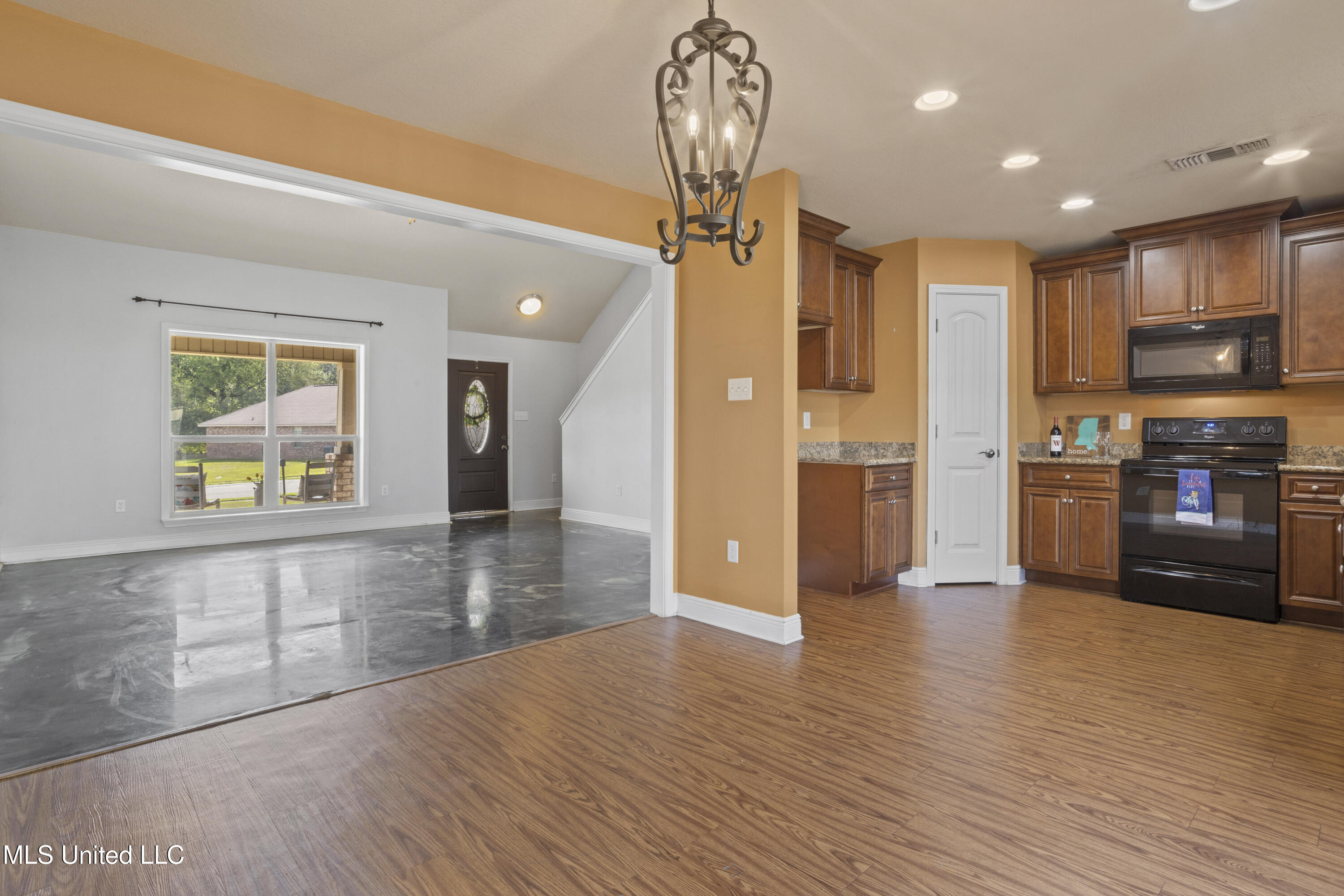 13694 Windwood Drive, Gulfport, Mississippi image 9