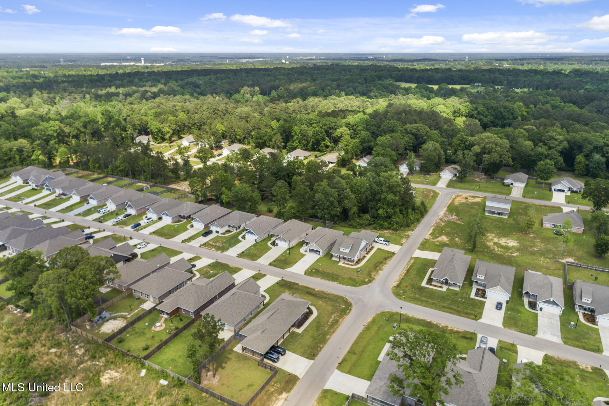 12 N Barnes Field Drive, Hattiesburg, Mississippi image 37