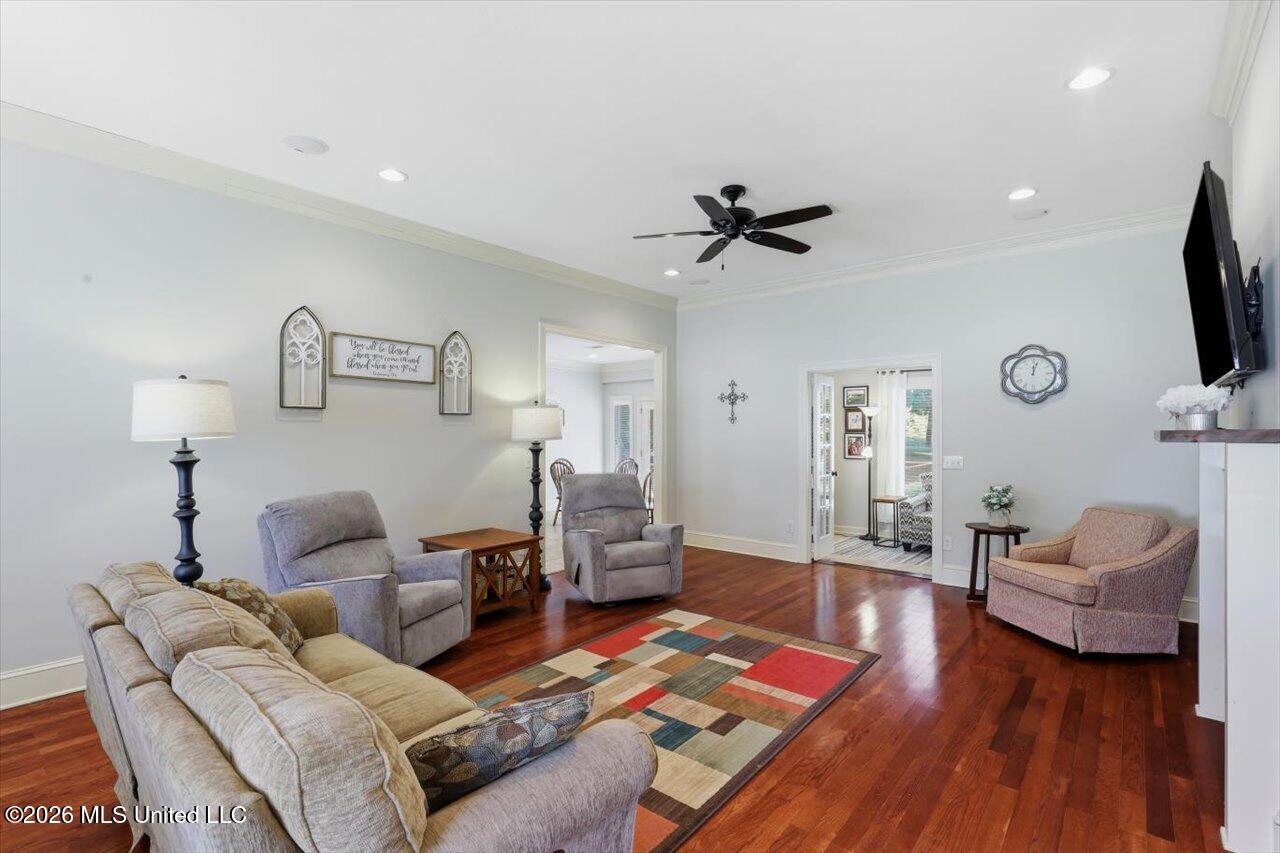 489 Annandale Parkway