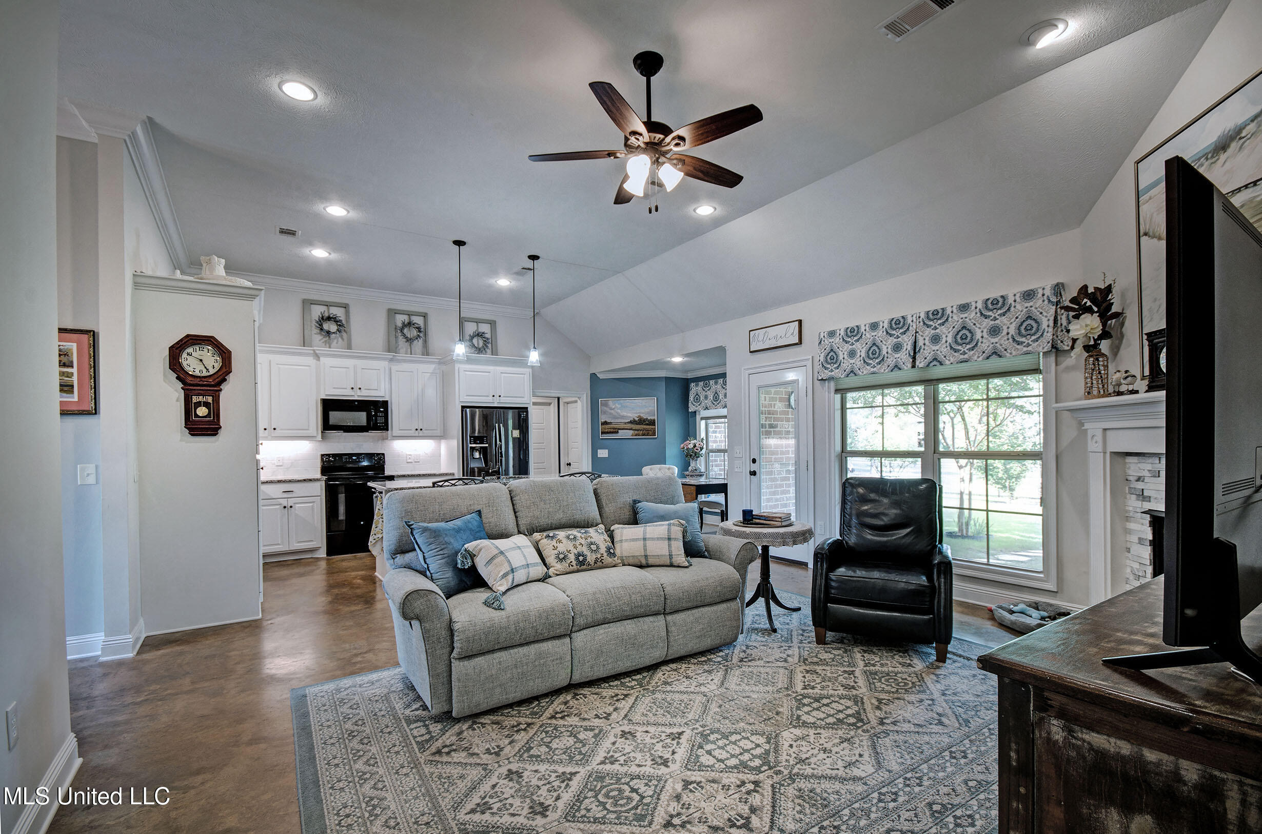 545 Westfield Drive, Pearl, Mississippi image 3