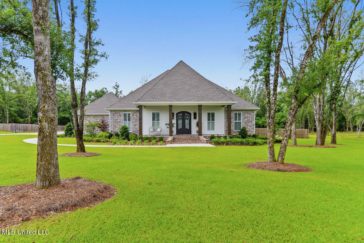 7808 Songbird Lane, Moss Point, Mississippi image 2