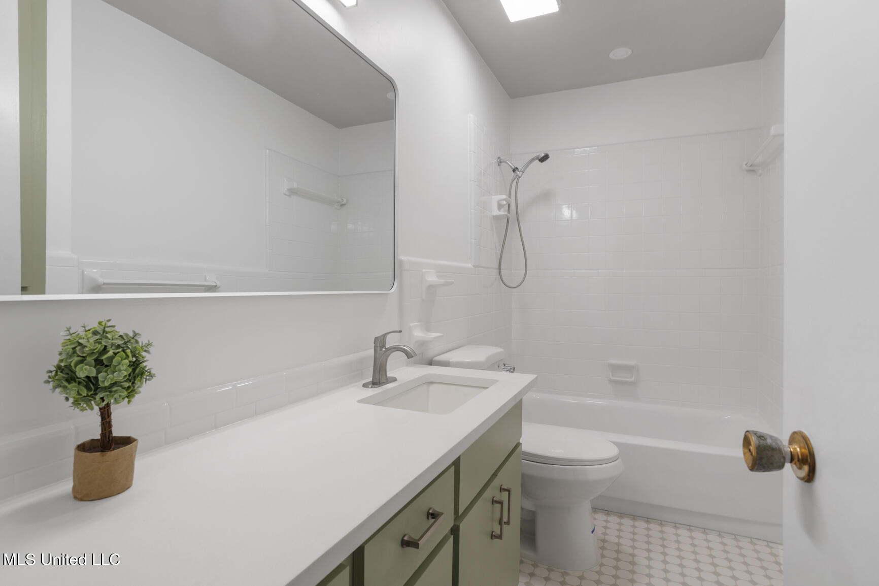 5457 Suffolk Drive, Jackson, Mississippi image 18