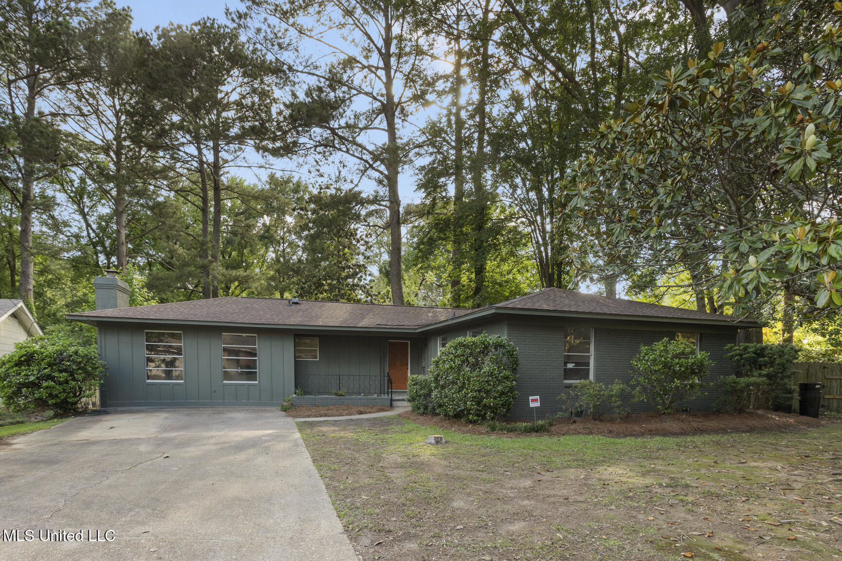 5457 Suffolk Drive, Jackson, Mississippi image 1