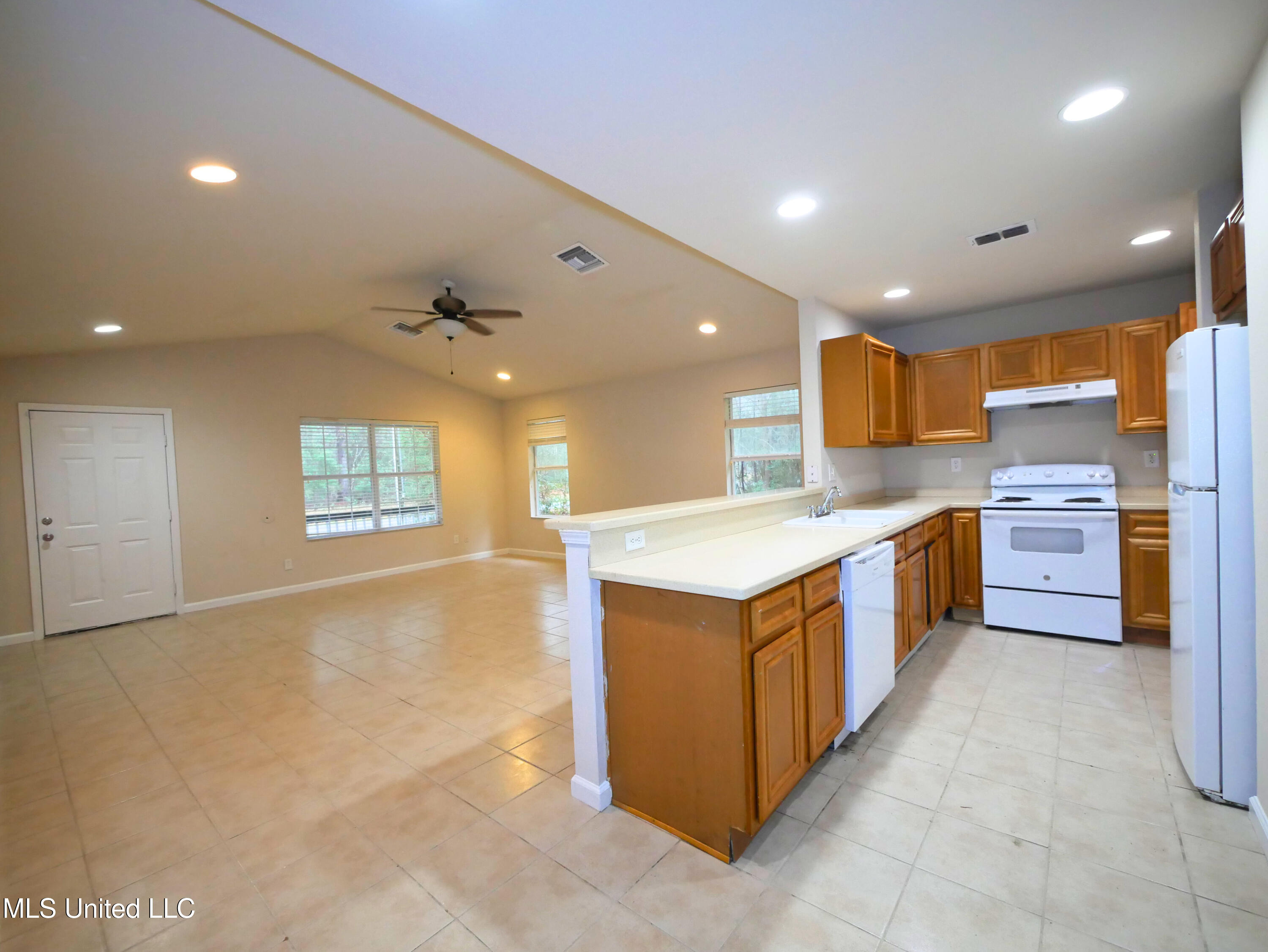 6234 W Lamar Street, Bay Saint Louis, Mississippi image 5
