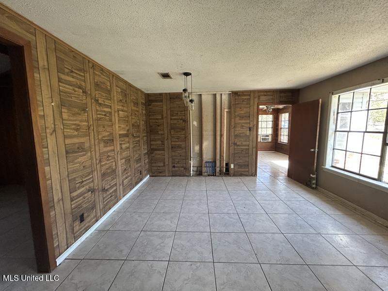 2728 Dogwood Lane, Moss Point, Mississippi image 3