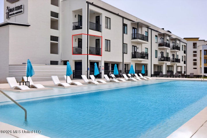Corner unit with water & Pool View