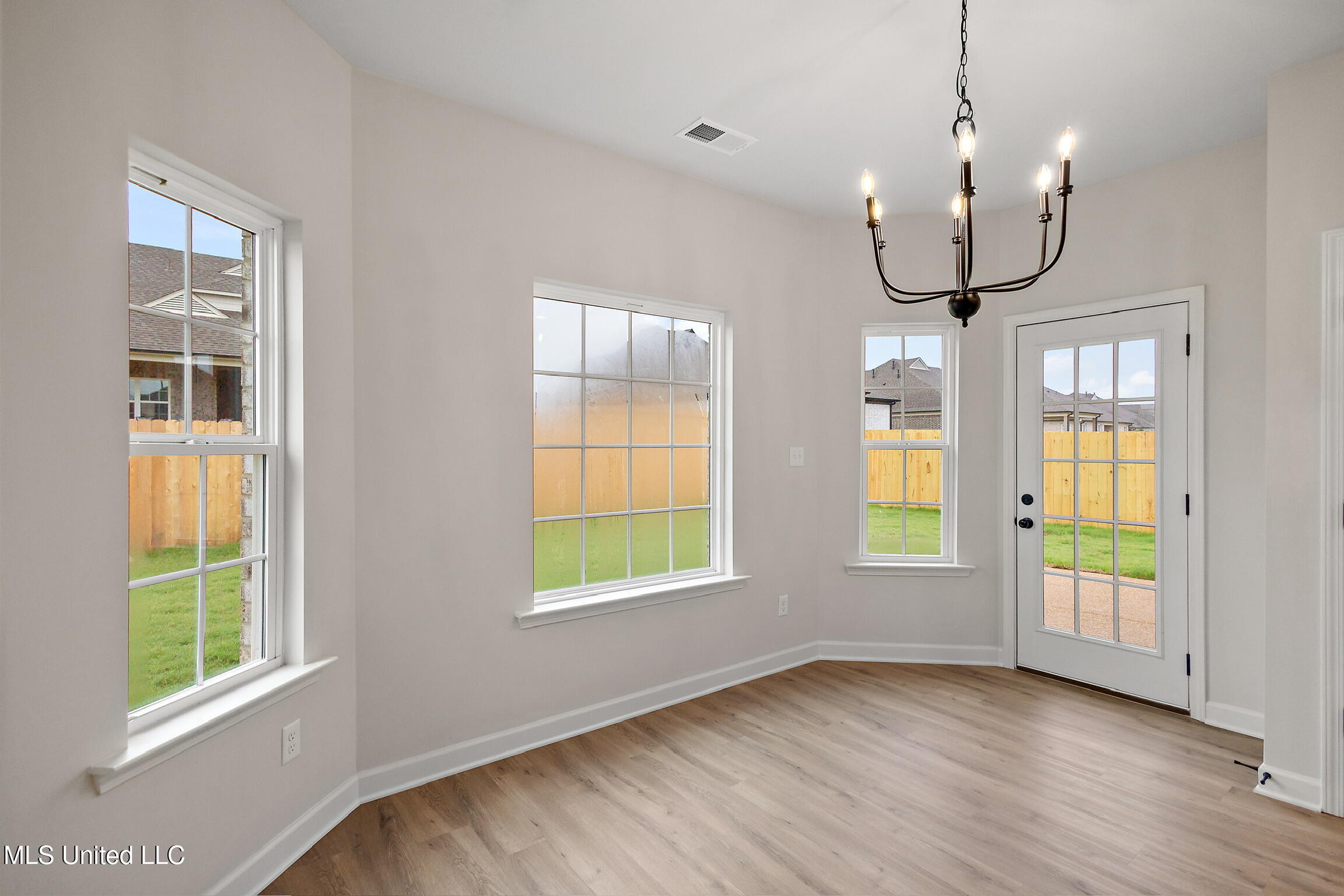 2245 Franklin Drive, Southaven, Mississippi image 12