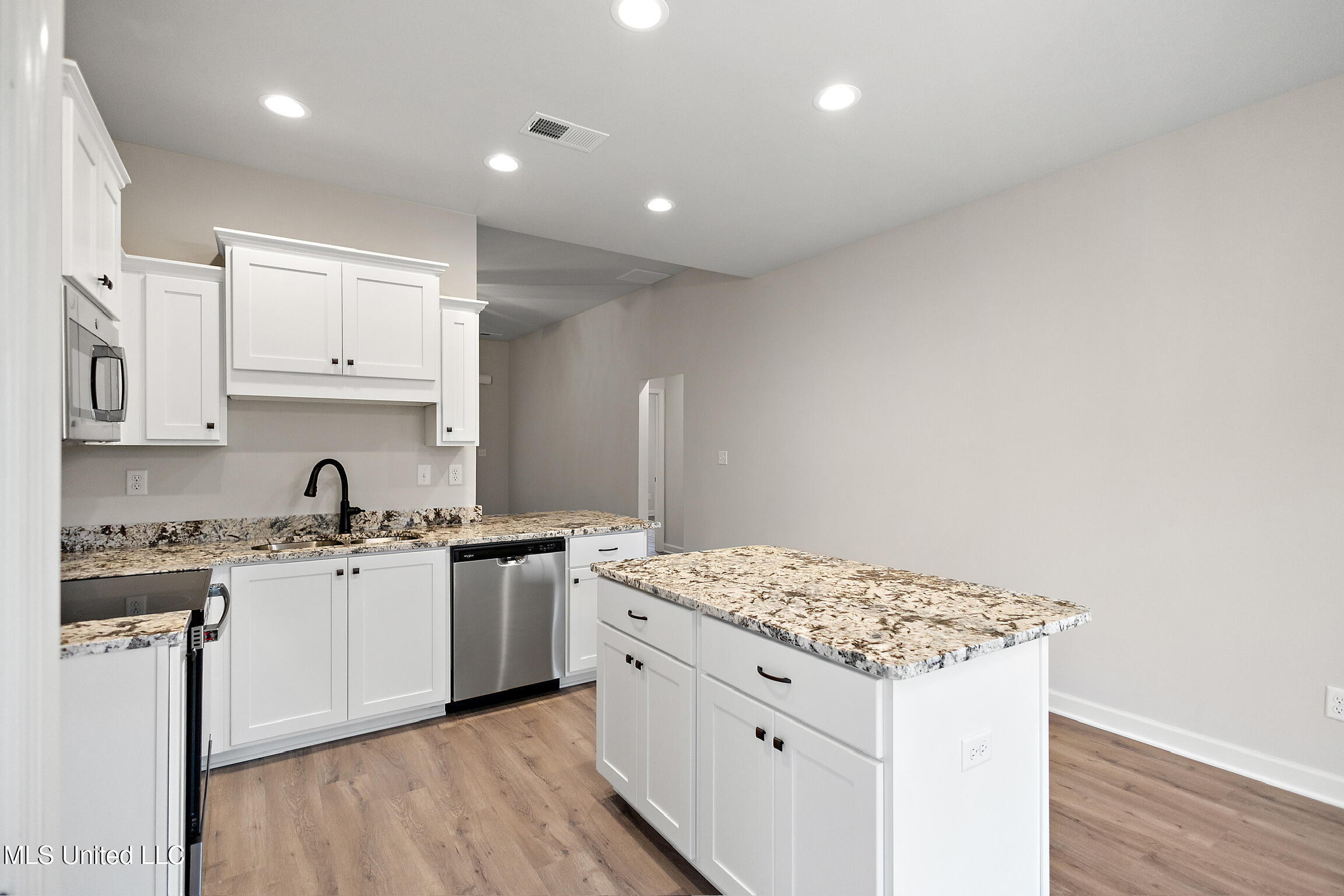 2245 Franklin Drive, Southaven, Mississippi image 10